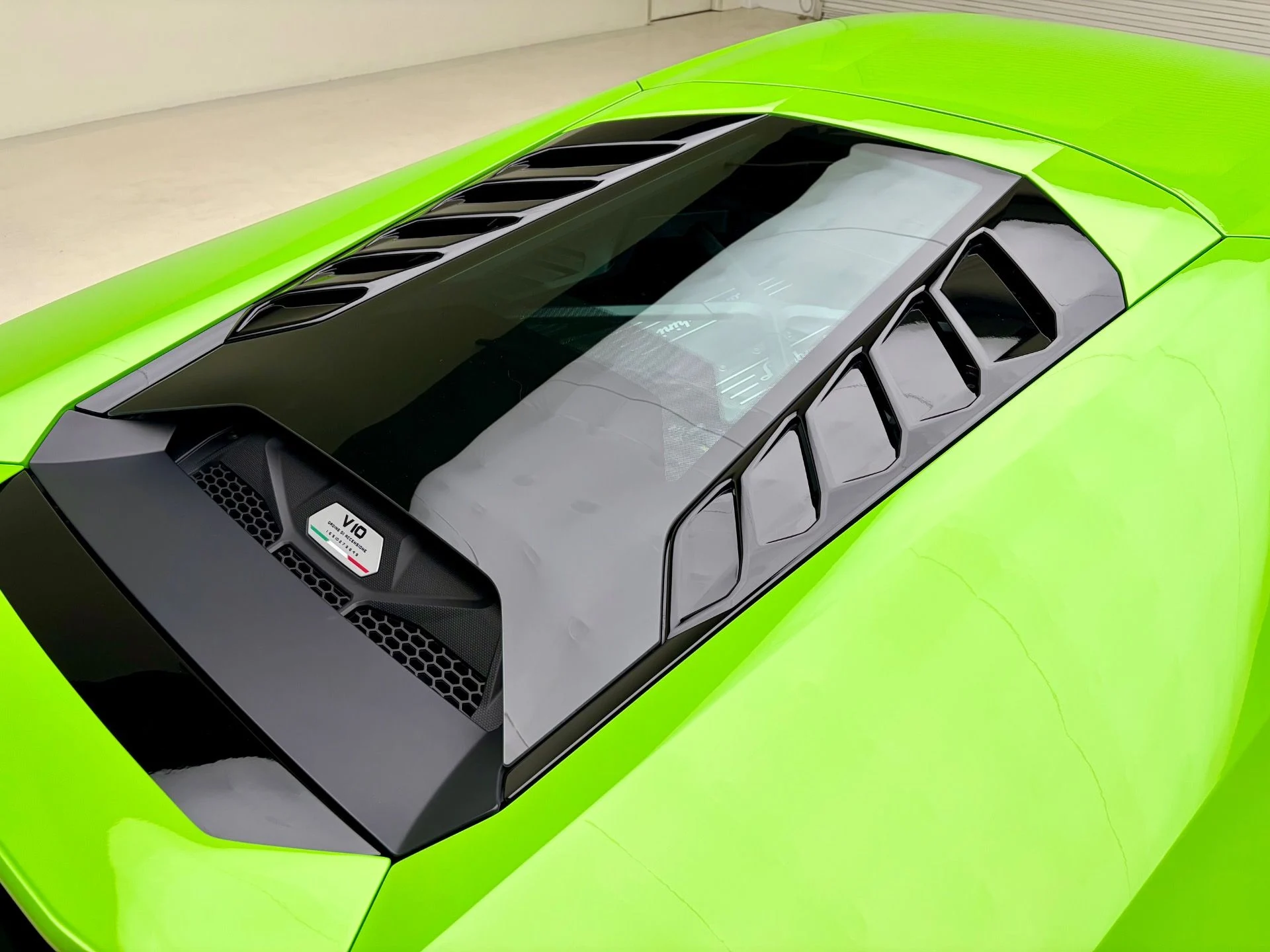 mph013_853775844_Used_2022_Lamborghini_Huracan_EVO_1777741282_097df78864