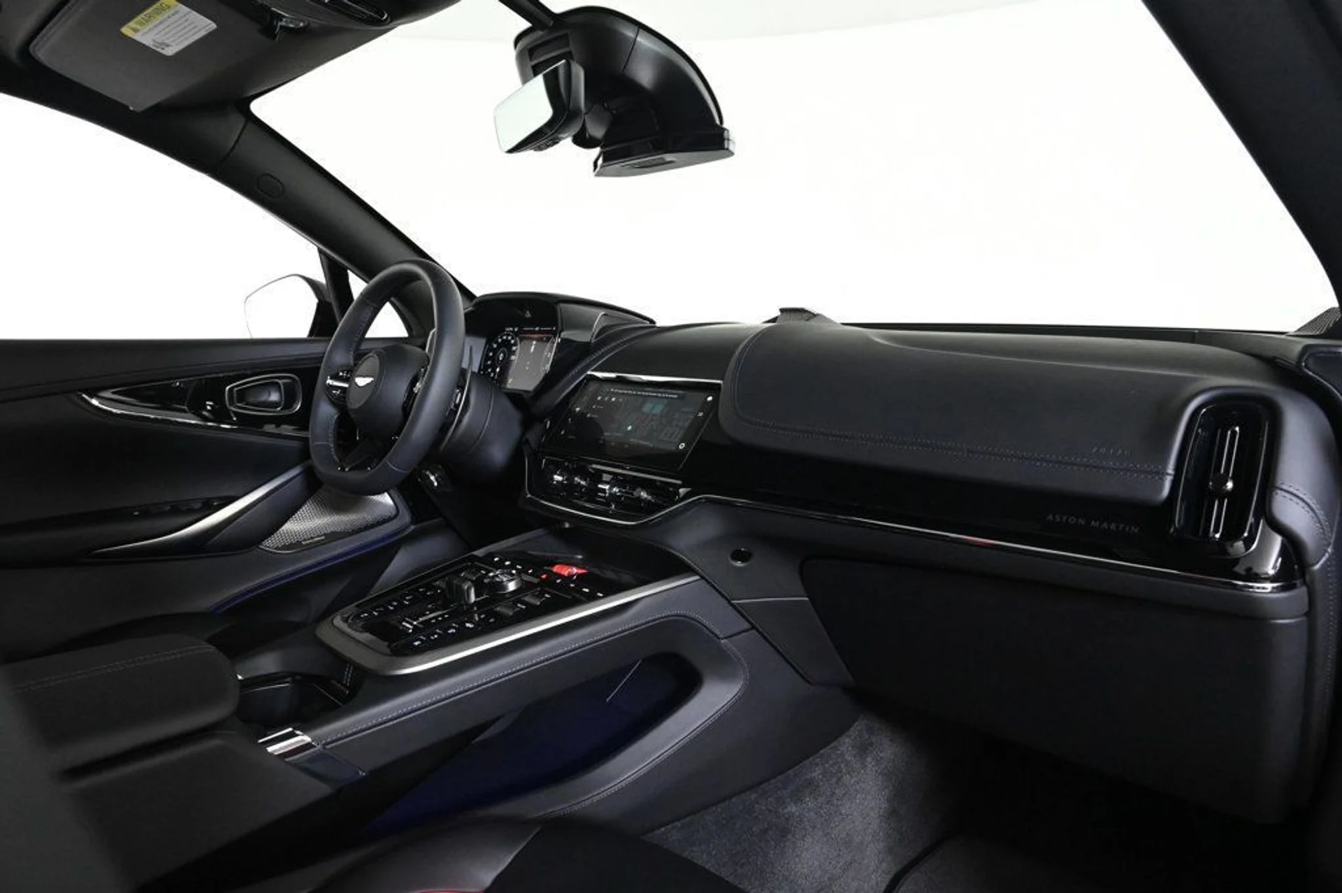 mph013_855631206_new_2026_aston_martin_dbx_sawd_11350_22961670_14_1024_8fbee33c73