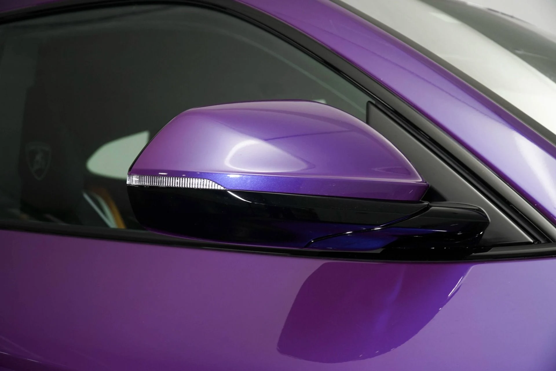 mph013_8612579_New_2025_Lamborghini_Urus_SE_1772563707_85e6a7f8d7