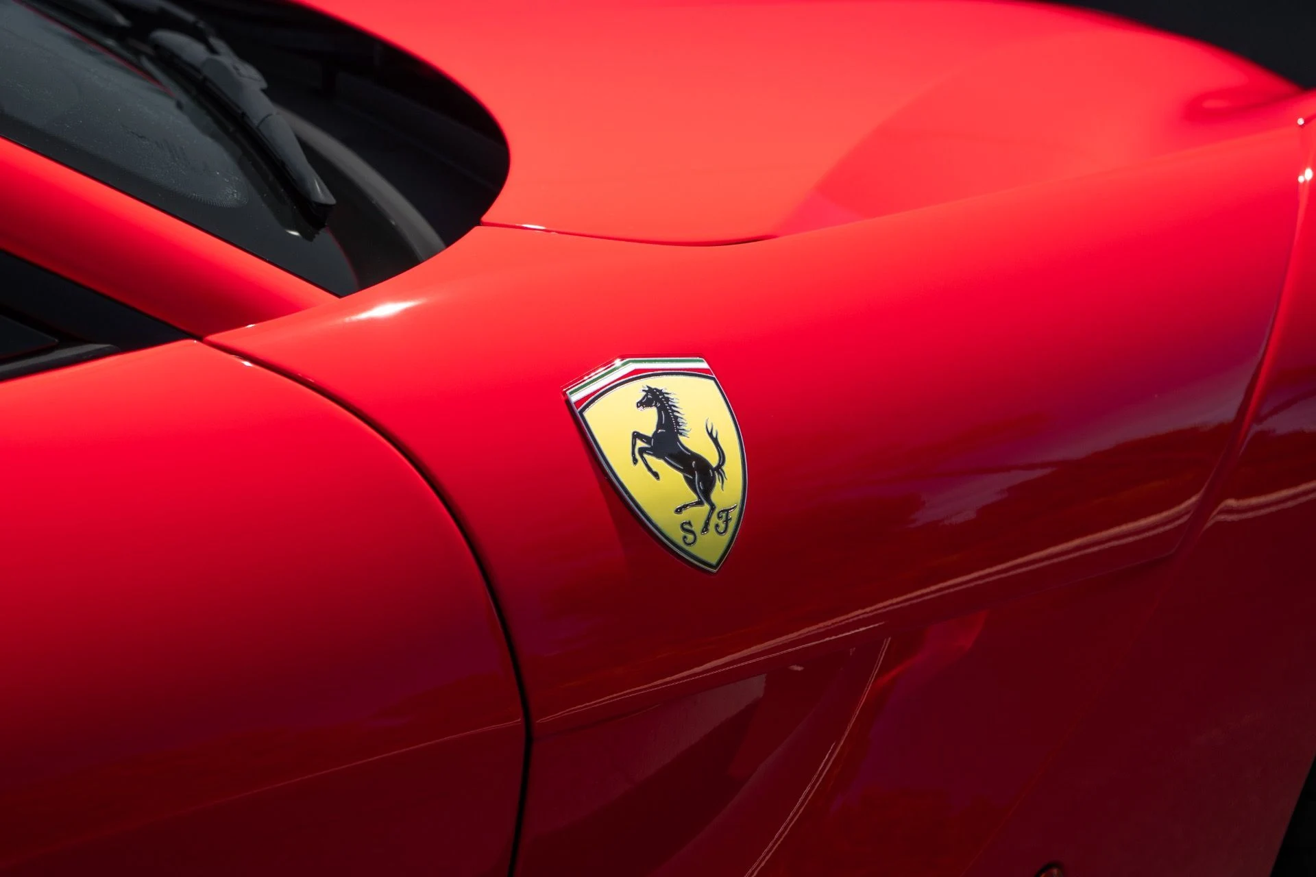 mph013_864985481_Used_2017_Ferrari_F12berlinetta_1761715050_edbfe4e67d