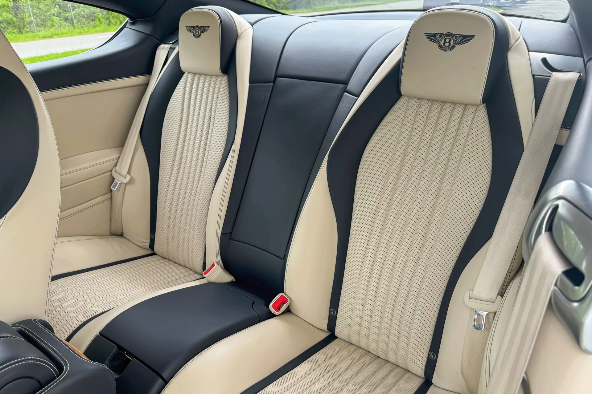 mph013_867979727_Used_2017_Bentley_Continental_GT_V8_Base_1747218591_fea0b65b8c