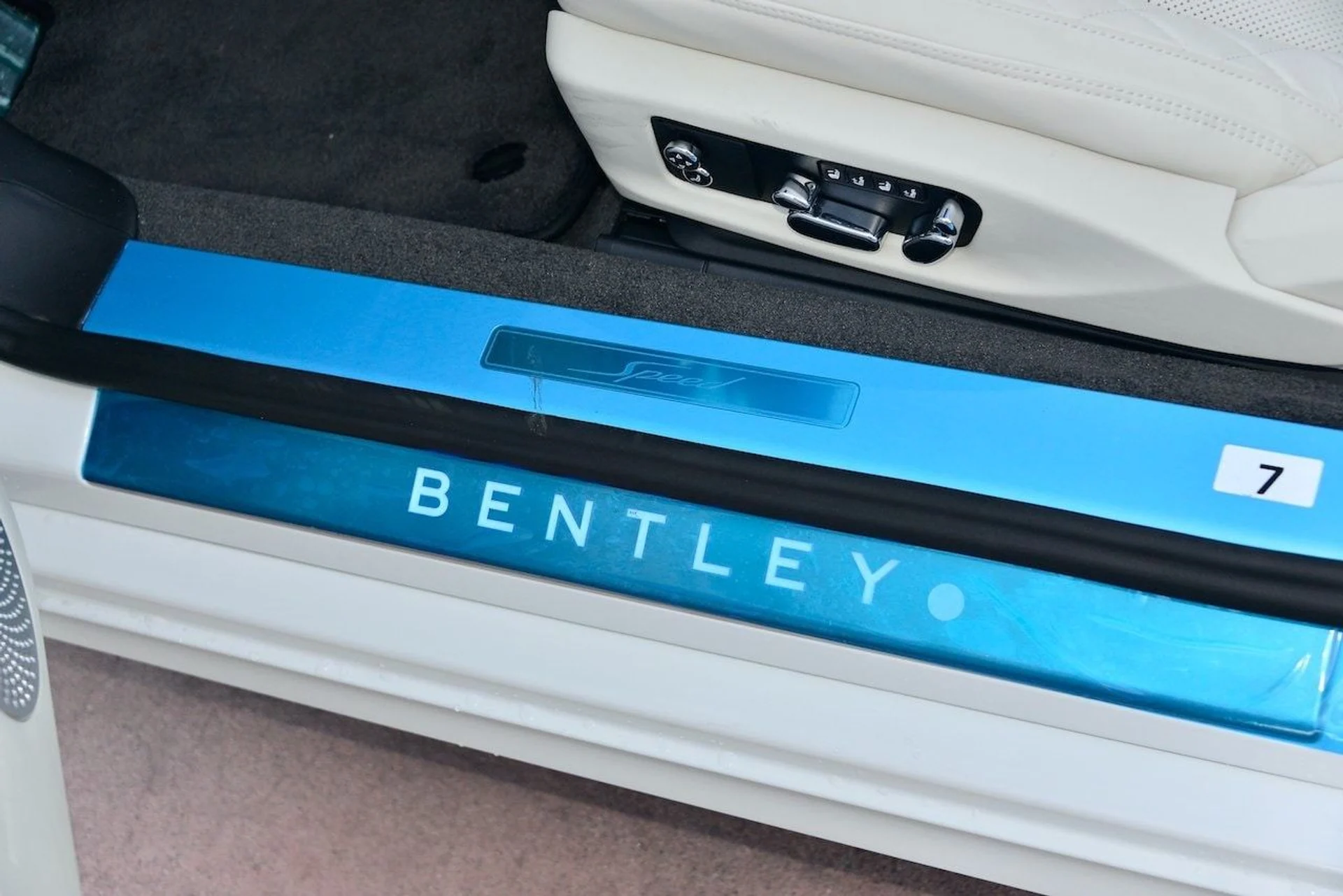 mph013_869243224_7663c2aa5b2af4cf43e49ecf45a6ddbax_9fc7c774ed