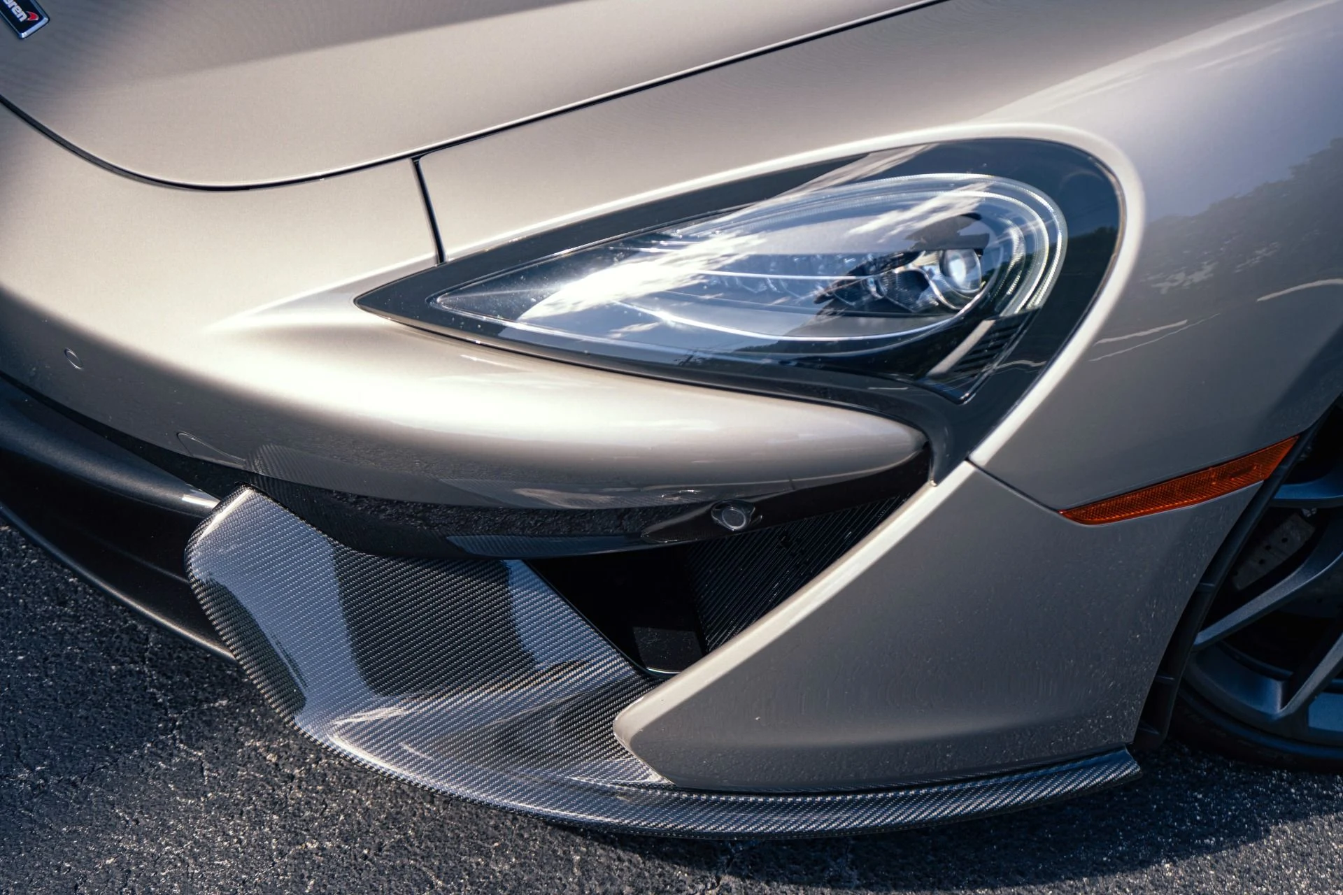 mph013_87402366_Used_2016_Mc_Laren_570_S_Full_Exterior_Carbon_Packs_1788045372_6e46d1406d