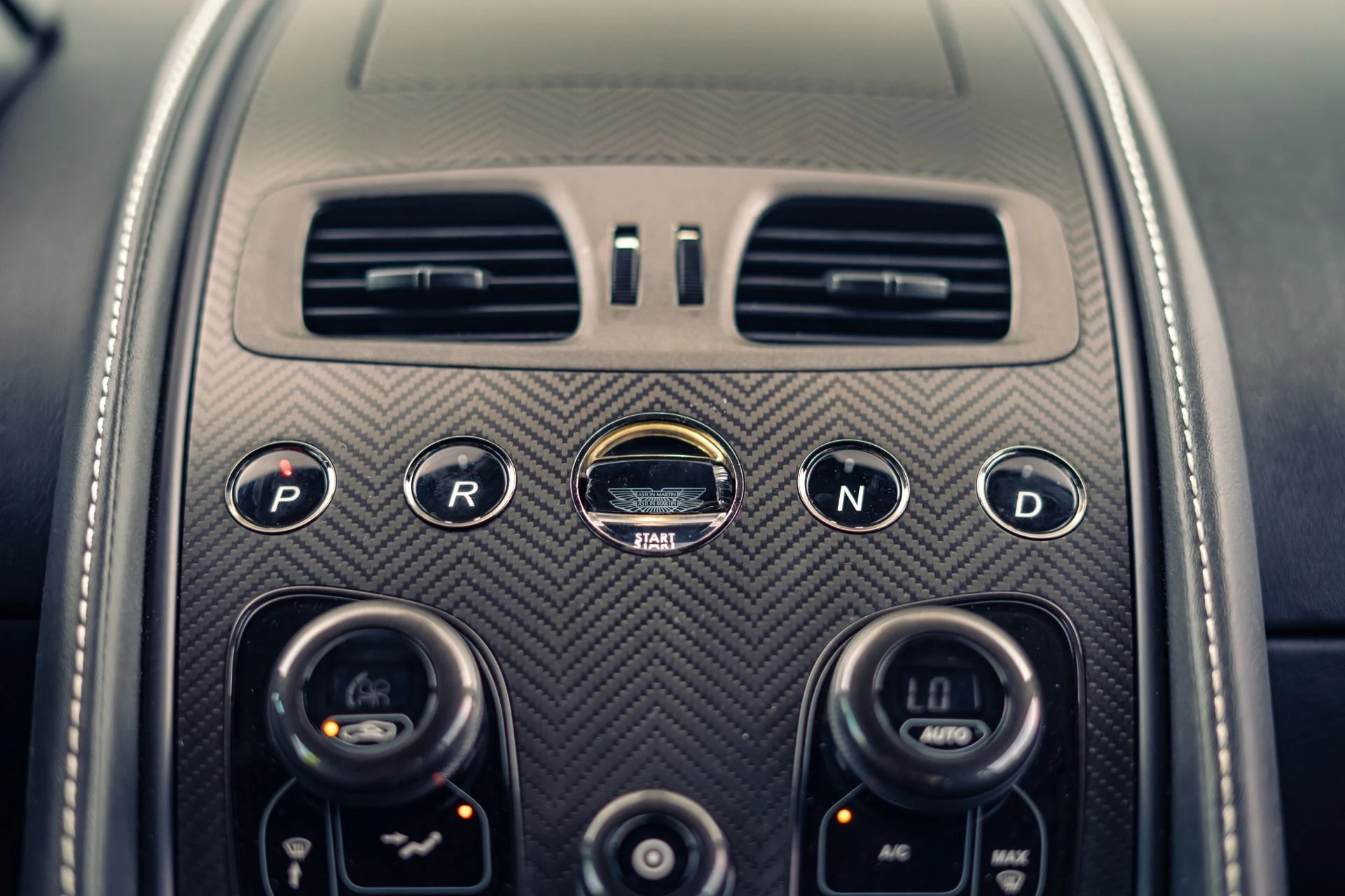 mph013_878729730_Used_2014_Aston_Martin_Vanquish_Carbon_Exterior_Package_1783984882_0fe014a544