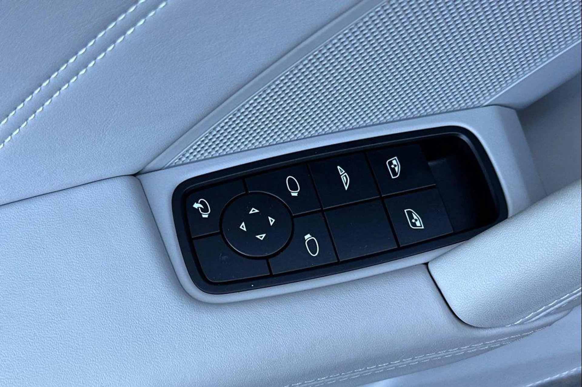 mph013_889165327_s_FP_Xkag_Vit2_ZLBG_Iy9_U9j_Uz_A20o_a009d9dac3