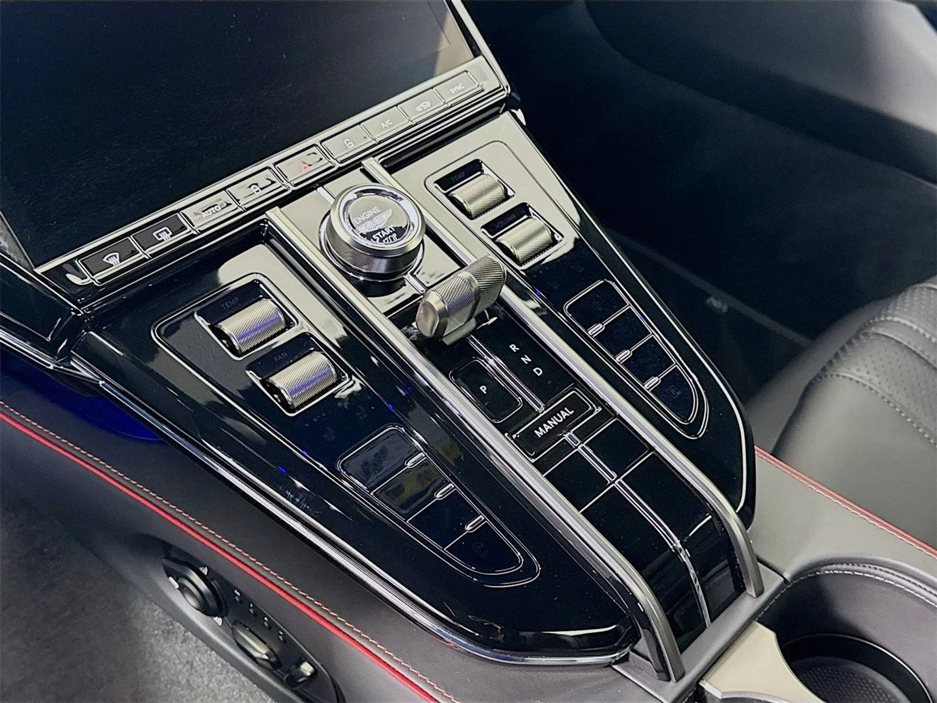 mph013_9030469_87eb8aae896040f5a368a912fbcbef70x_e9478cbdbd