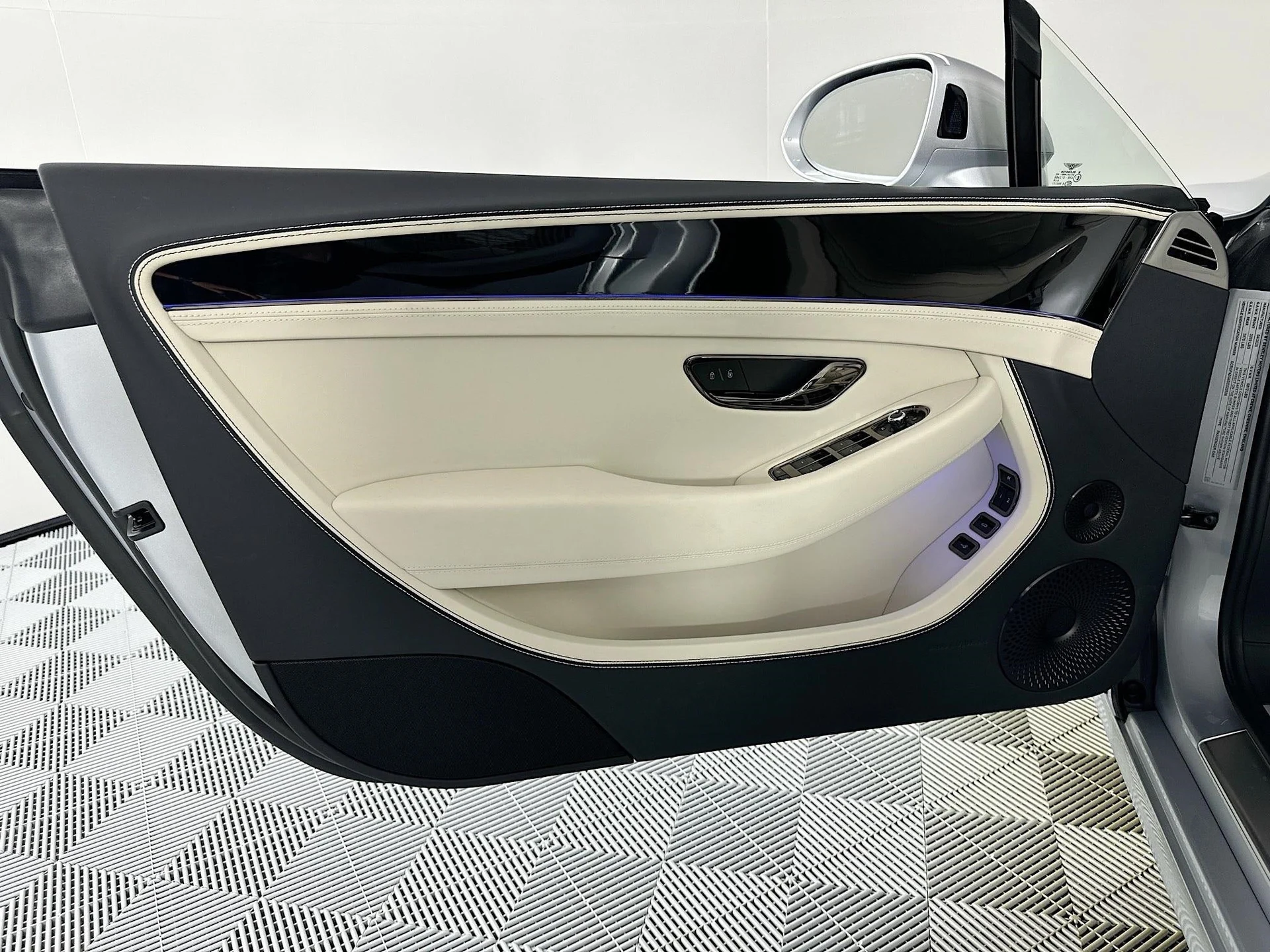 mph013_909750984_14_576f94444c