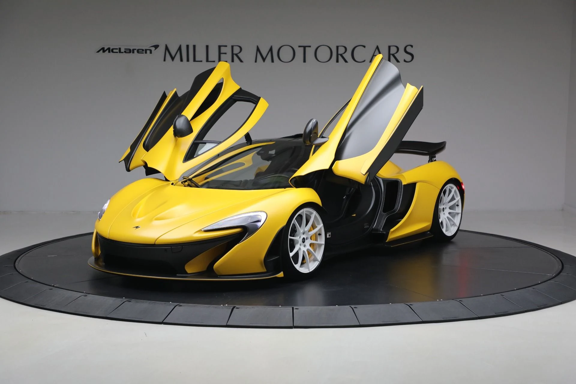 mph013_910031522_Used_2015_Mc_Laren_P1_f838cdca6e