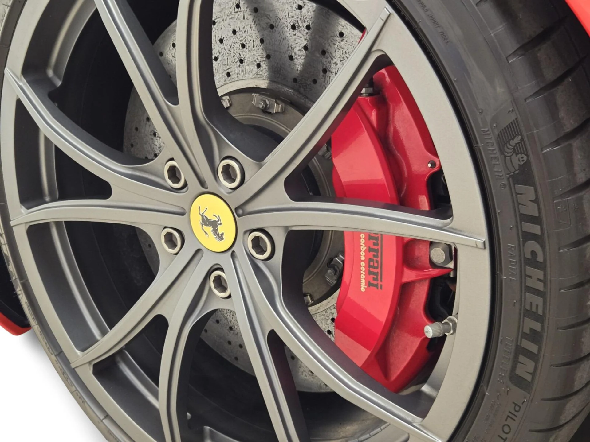 mph013_916573183_Used_2013_Ferrari_458_Italia_1761376389_735e576563