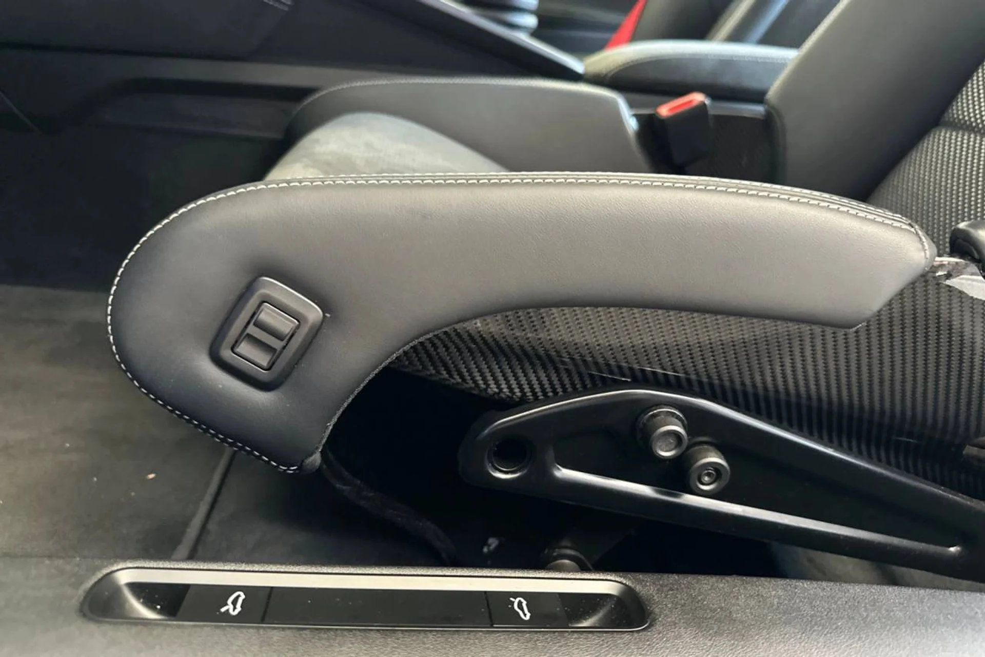 mph013_916613819_1280_990abd1814