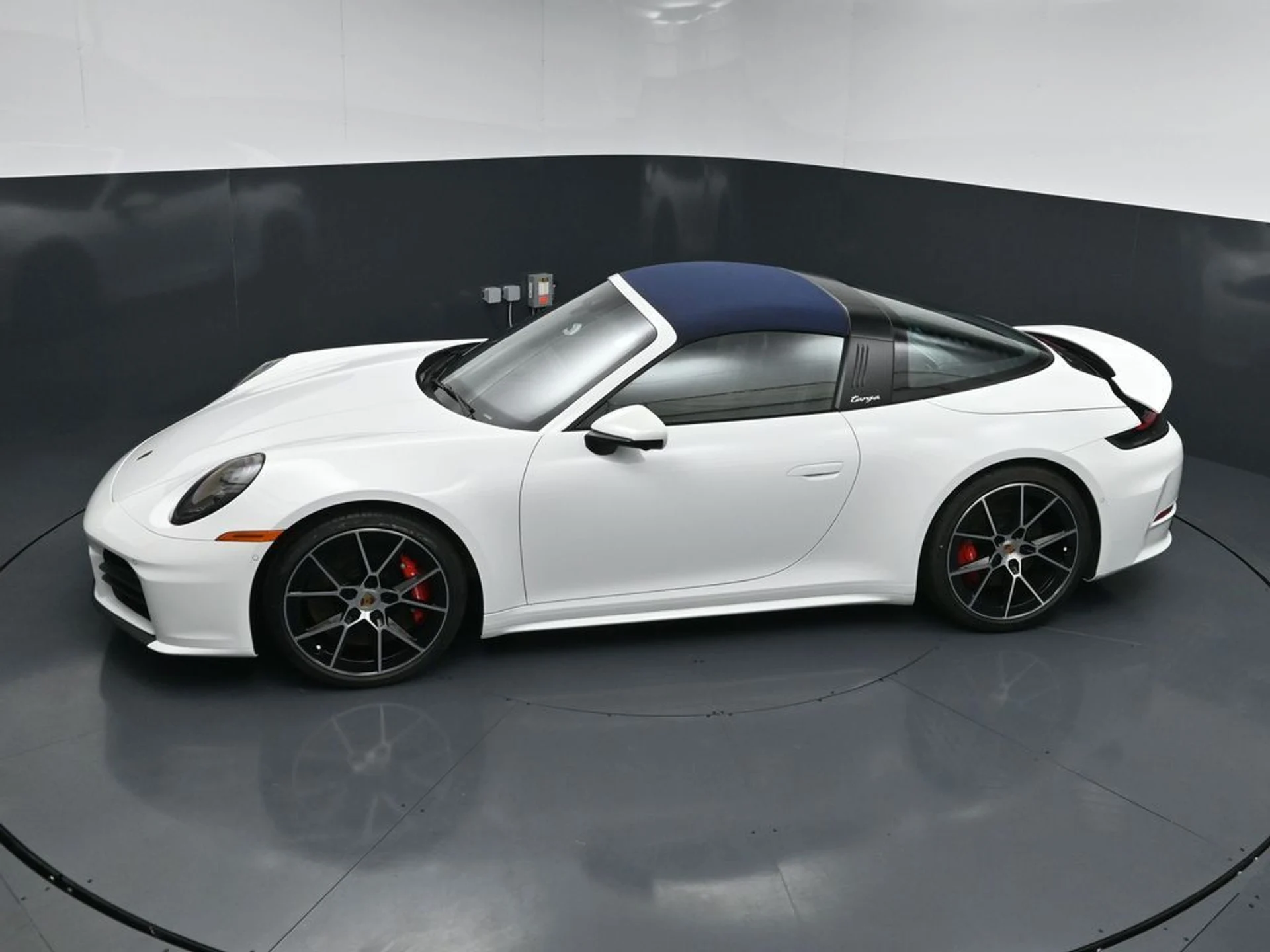 mph013_918644016_484653c2c87a9911ac1ae63db42b9f79x_d3d9b12793