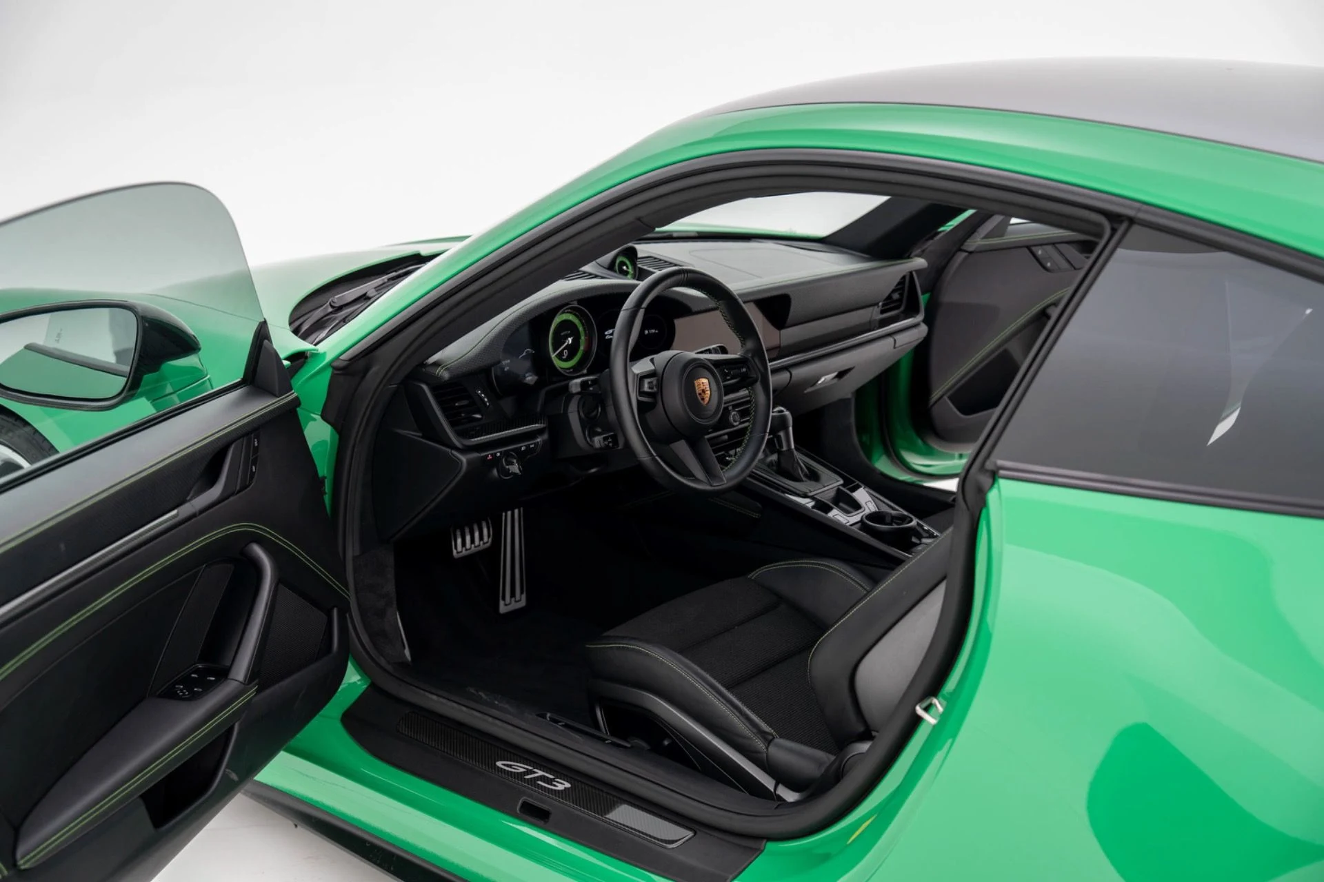 mph013_919156603_Used_2022_Porsche_911_GT_3_Touring_1775584406_2eff8ff5fe