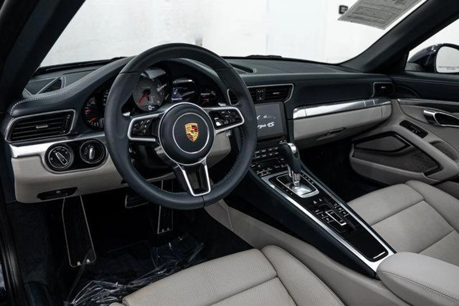 mph013_929707376_65y5jheucr_HV_Uhl_FQNL_5_W1ypii_U_e67a98cda0