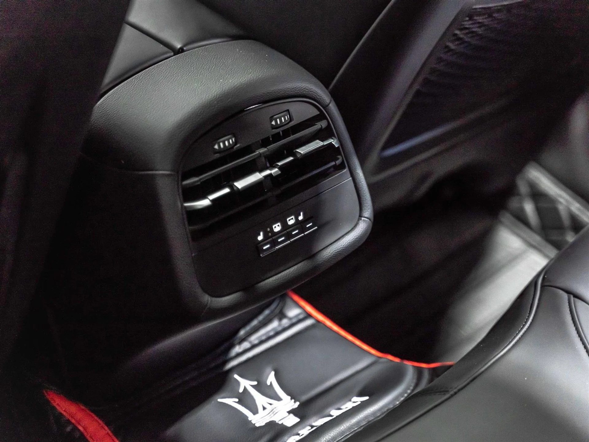 mph013_933255746_d15971b3_402b_4492_9dc5_c1db7f6ad91b_6c5e980d76