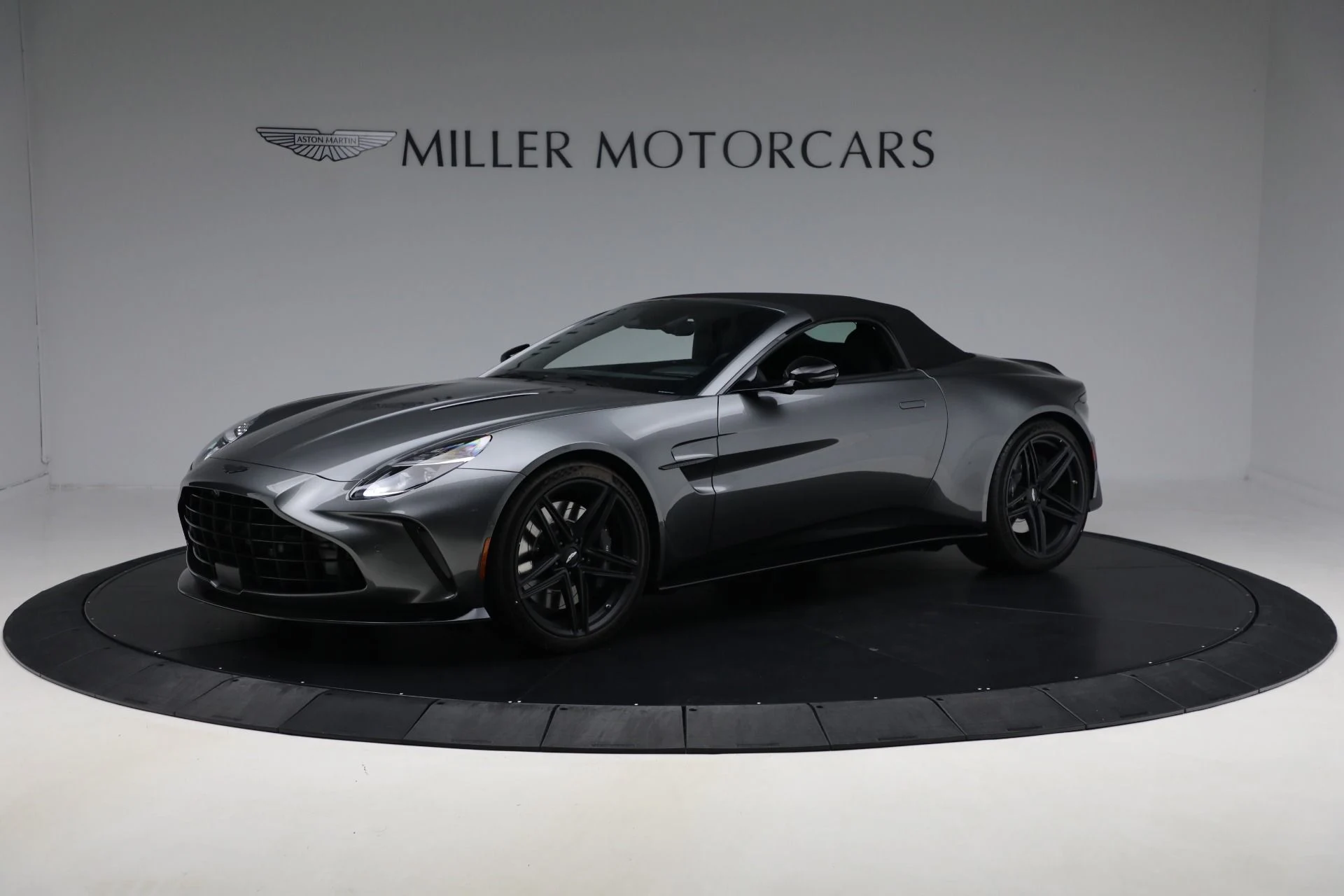 mph013_9437783_New_2026_Aston_Martin_Vantage_Roadster_2d528def18
