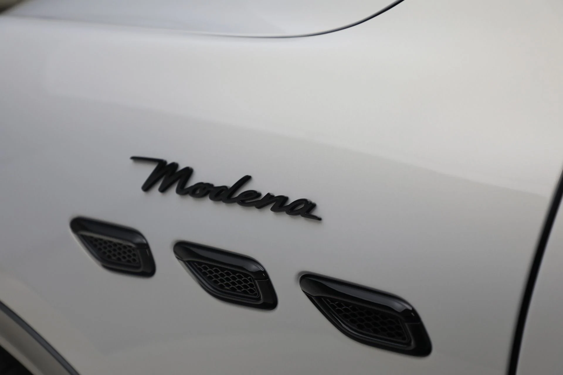 mph013_951815423_New_2025_Maserati_Grecale_Modena_1759768346_3aa4f48f84