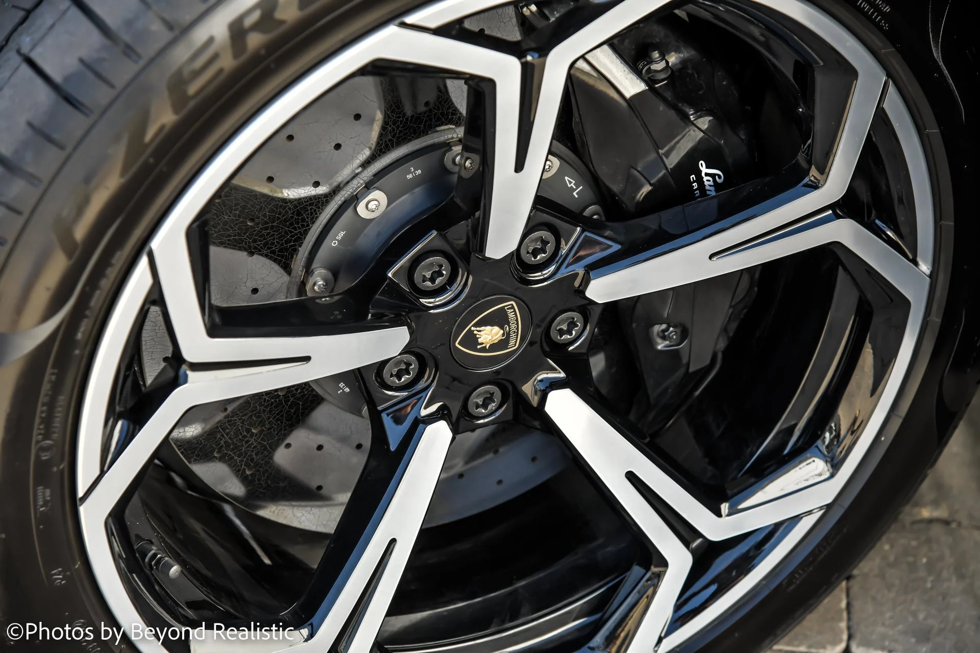 mph013_953597766_Used_2021_Lamborghini_Urus_1756800625_2b9e84eec3
