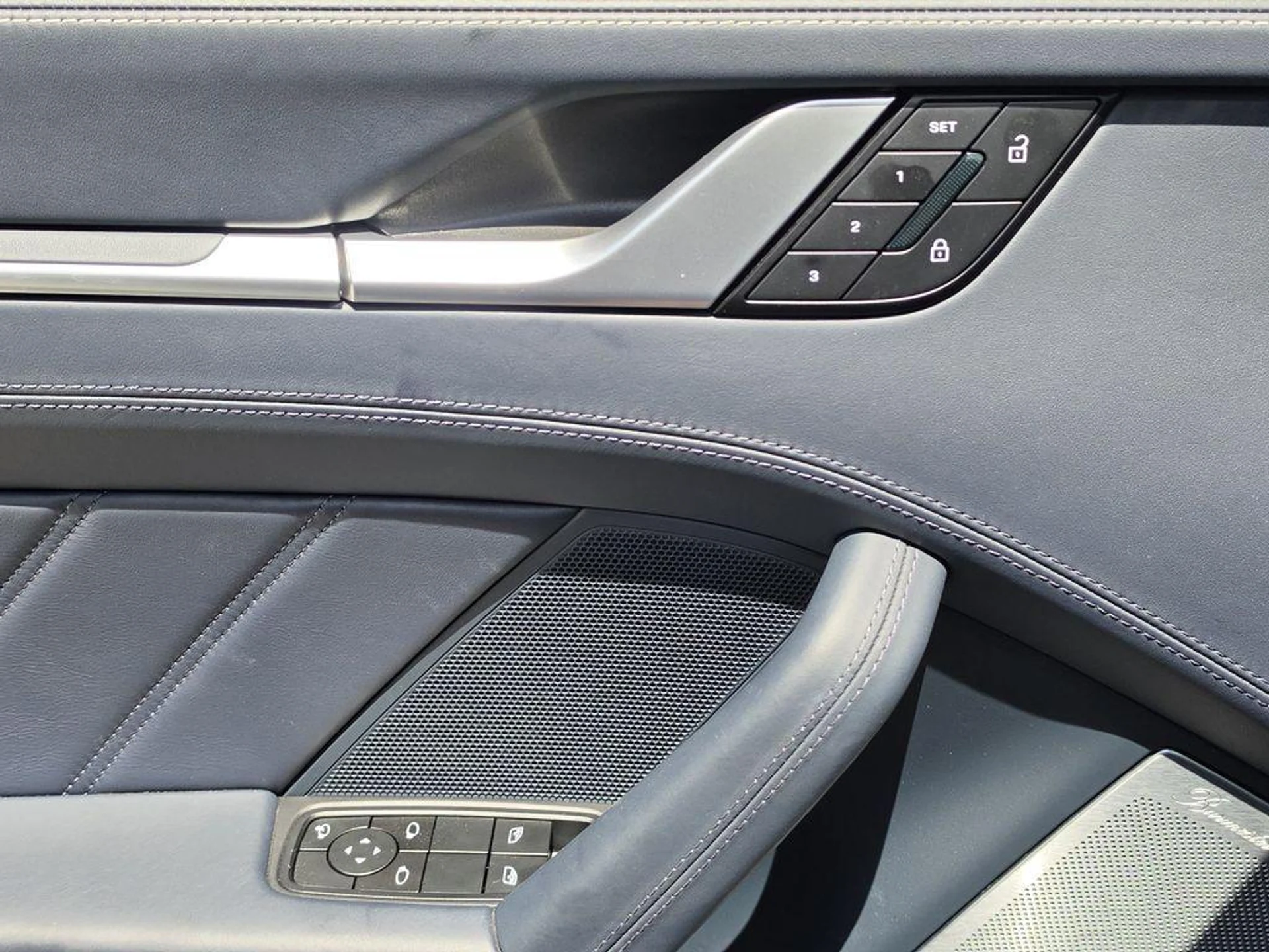 mph013_955021283_g_B_w_IH_Ue_9f_VT_Ue_ITAF_Lsul_S1zg_4ef6120ebf