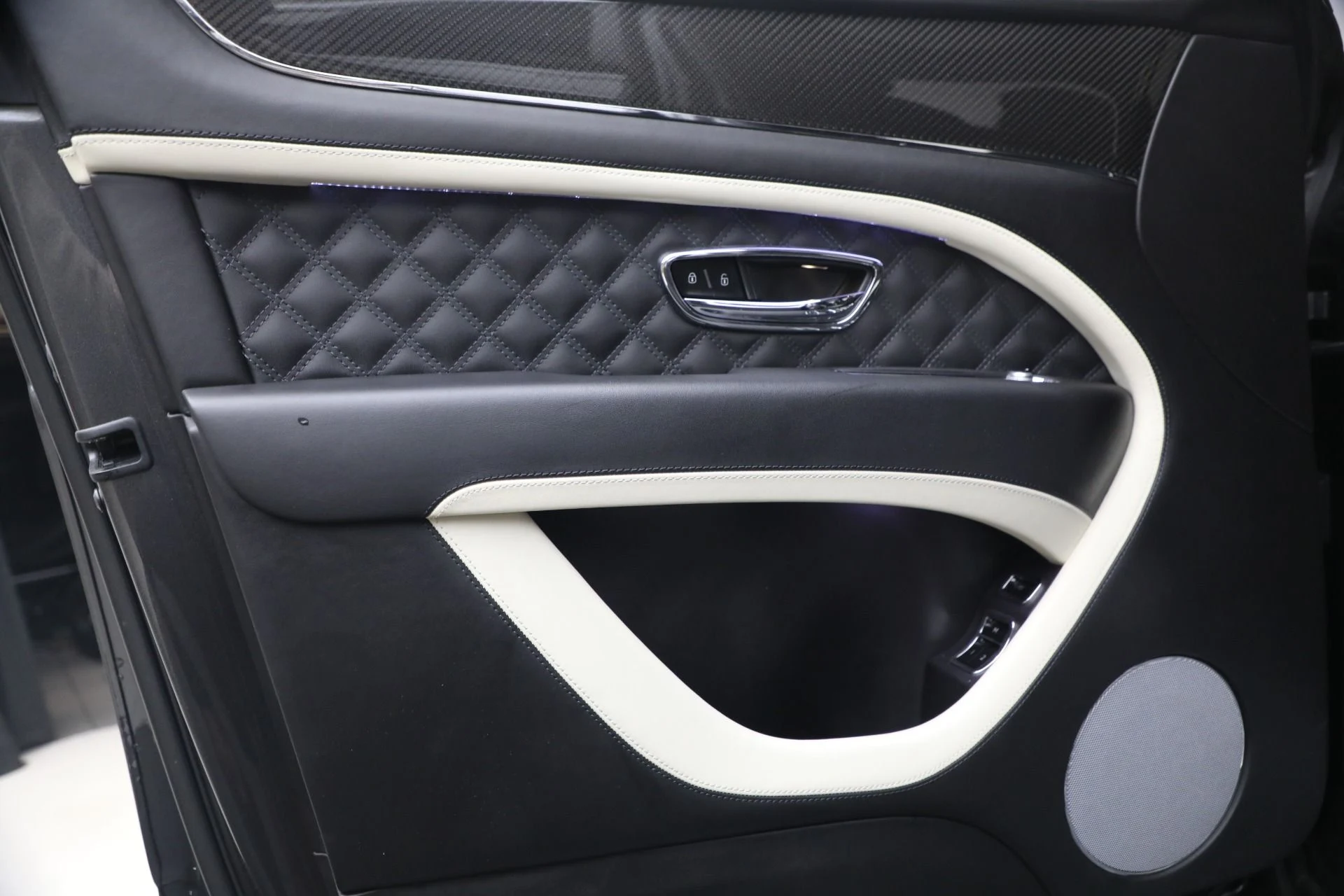 mph013_960579424_Used_2022_Bentley_Bentayga_Speed_1768683439_f8bc6bb14f