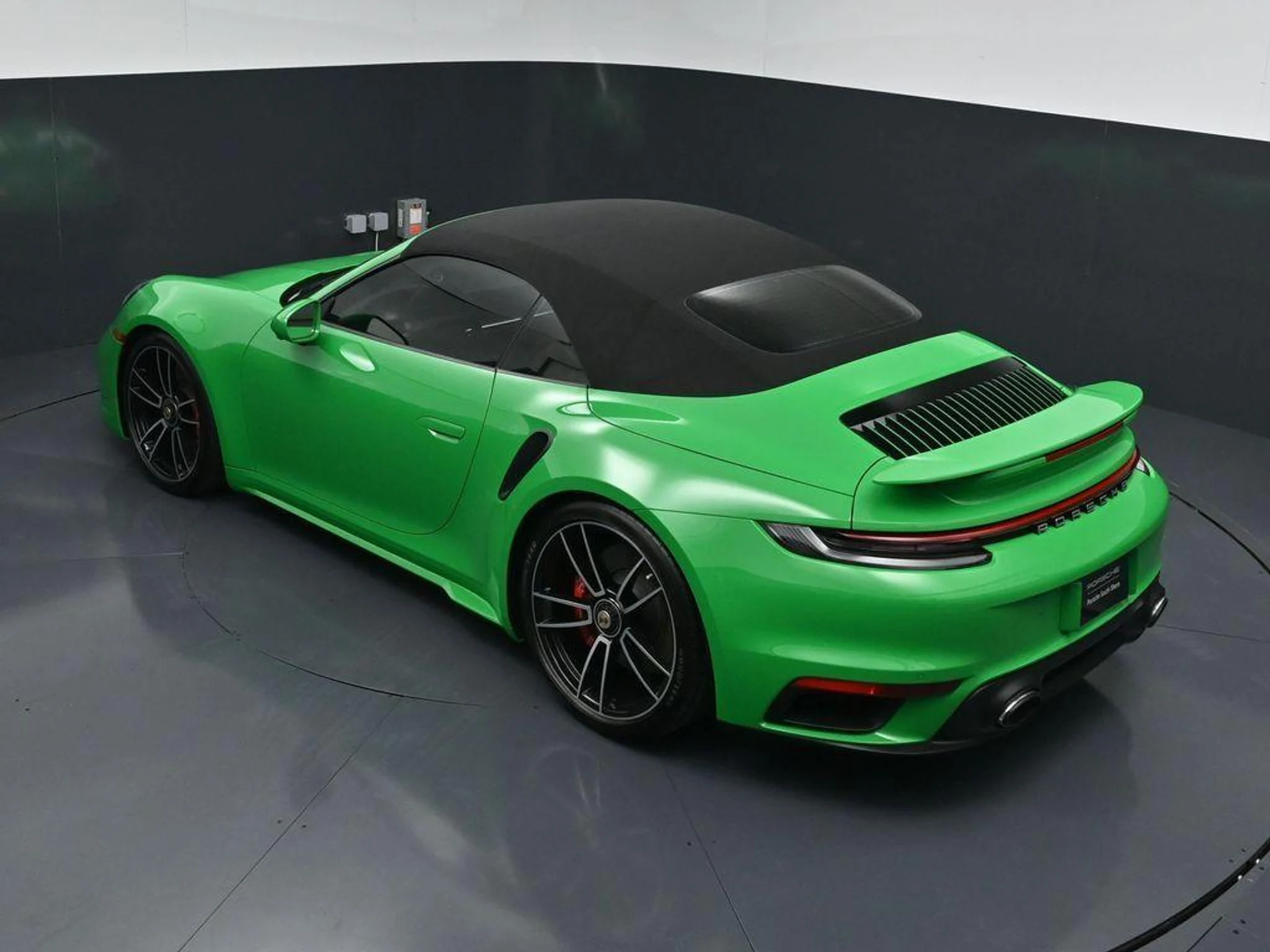 mph013_965823149_nij_Dv1_KK_67t_W9c_Wz7_I8uw_YE_Gc4_U_5dc55e69eb