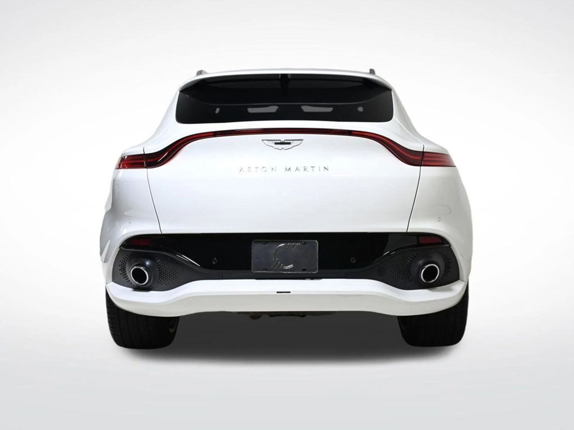 mph013_966512639_used_2024_aston_martin_dbx_base_11350_22911033_13_1024_c3034dd9ce