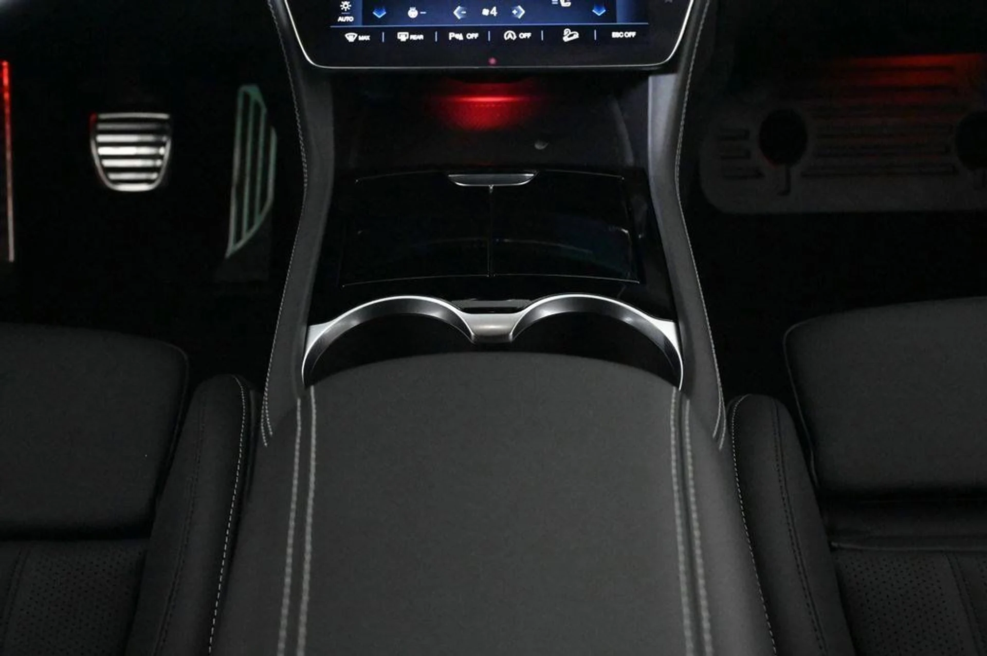 mph013_968737972_new_2025_maserati_grecale_modenaawd_11350_22975685_13_1024_f54fa180fc