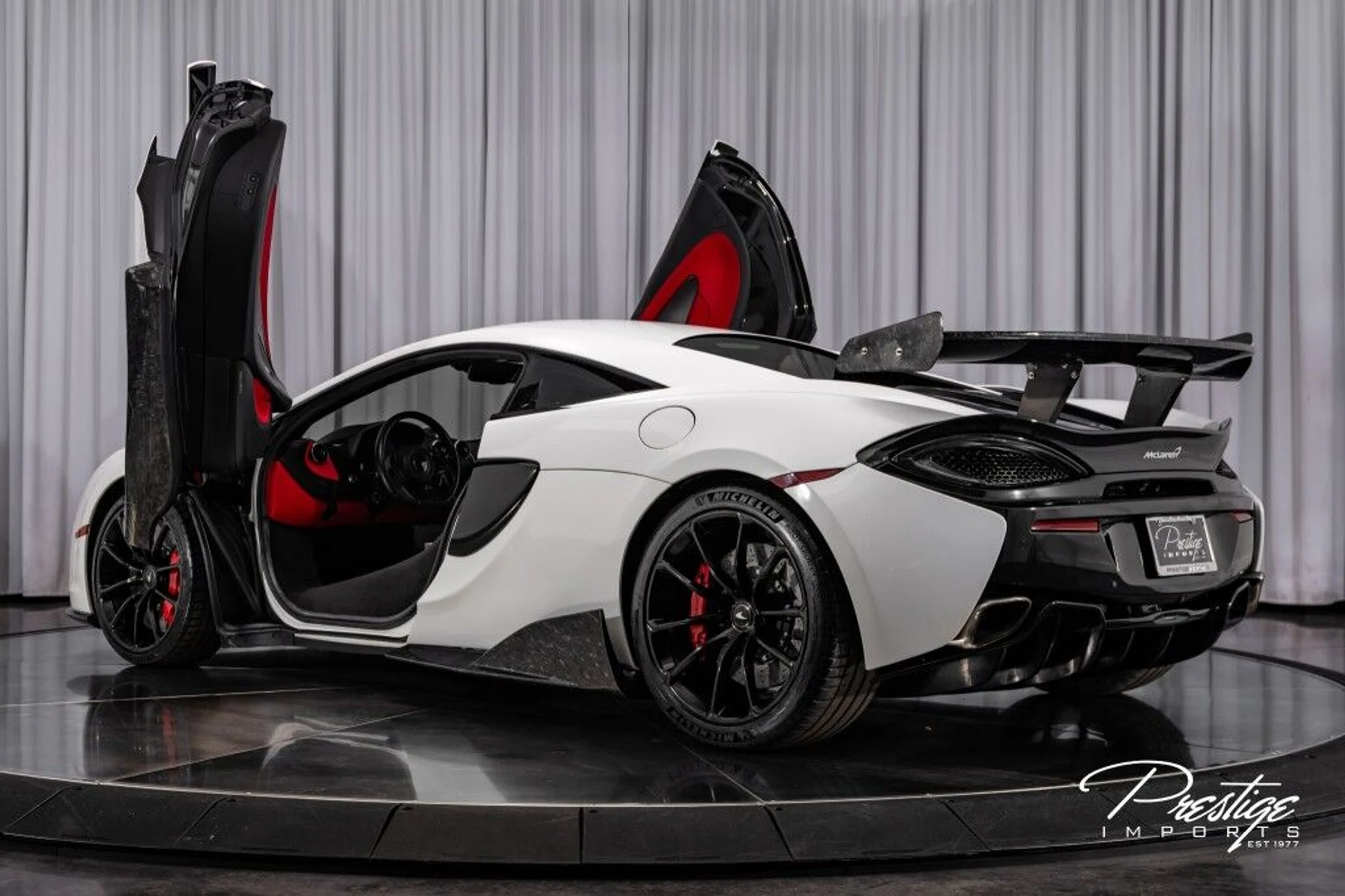 mph013_972264785_6fe76b22bbd0449b73be17cab4b25d4d_85b00e5cfb