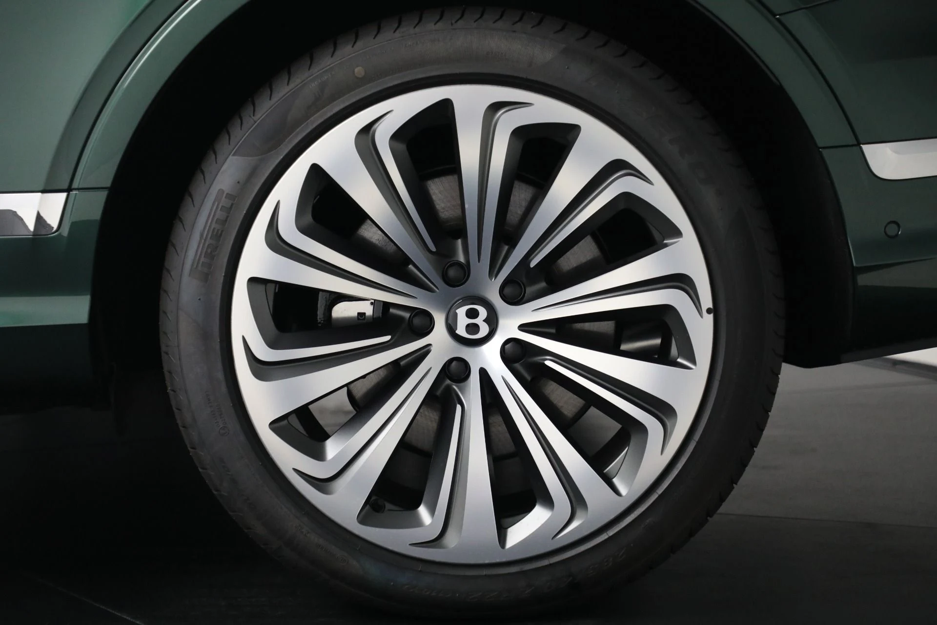 mph013_972691153_New_2025_Bentley_Bentayga_Atelier_V8_5136153137
