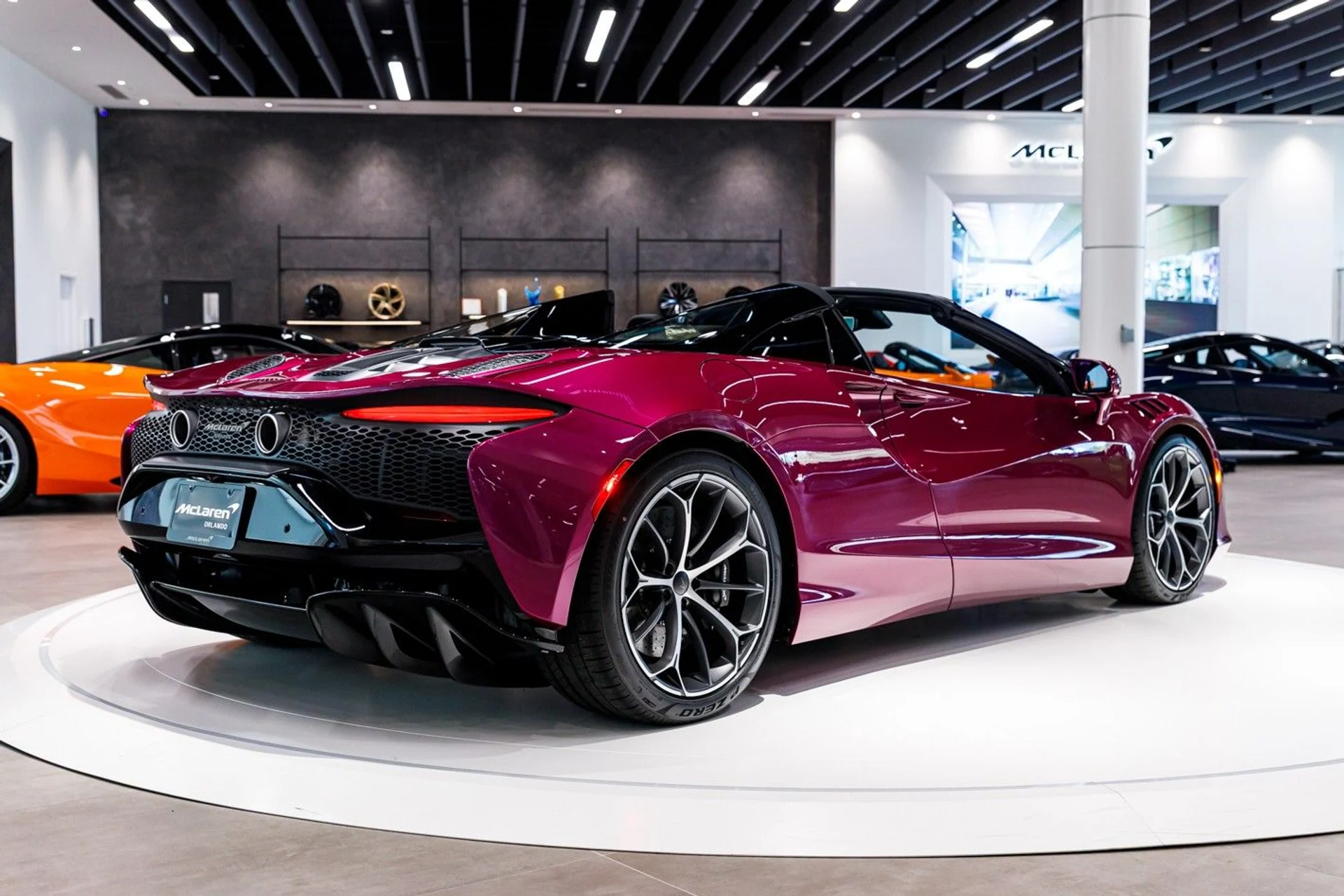 mph013_976369334_652_p14_l_7e9b6ff1d1