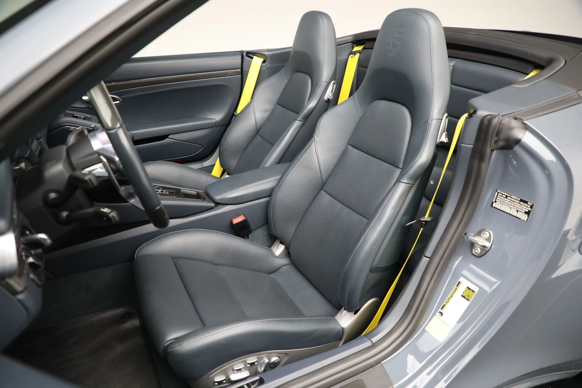 mph013_981702159_Used_2017_Porsche_911_Turbo_S_1762956100_a40a65a01a