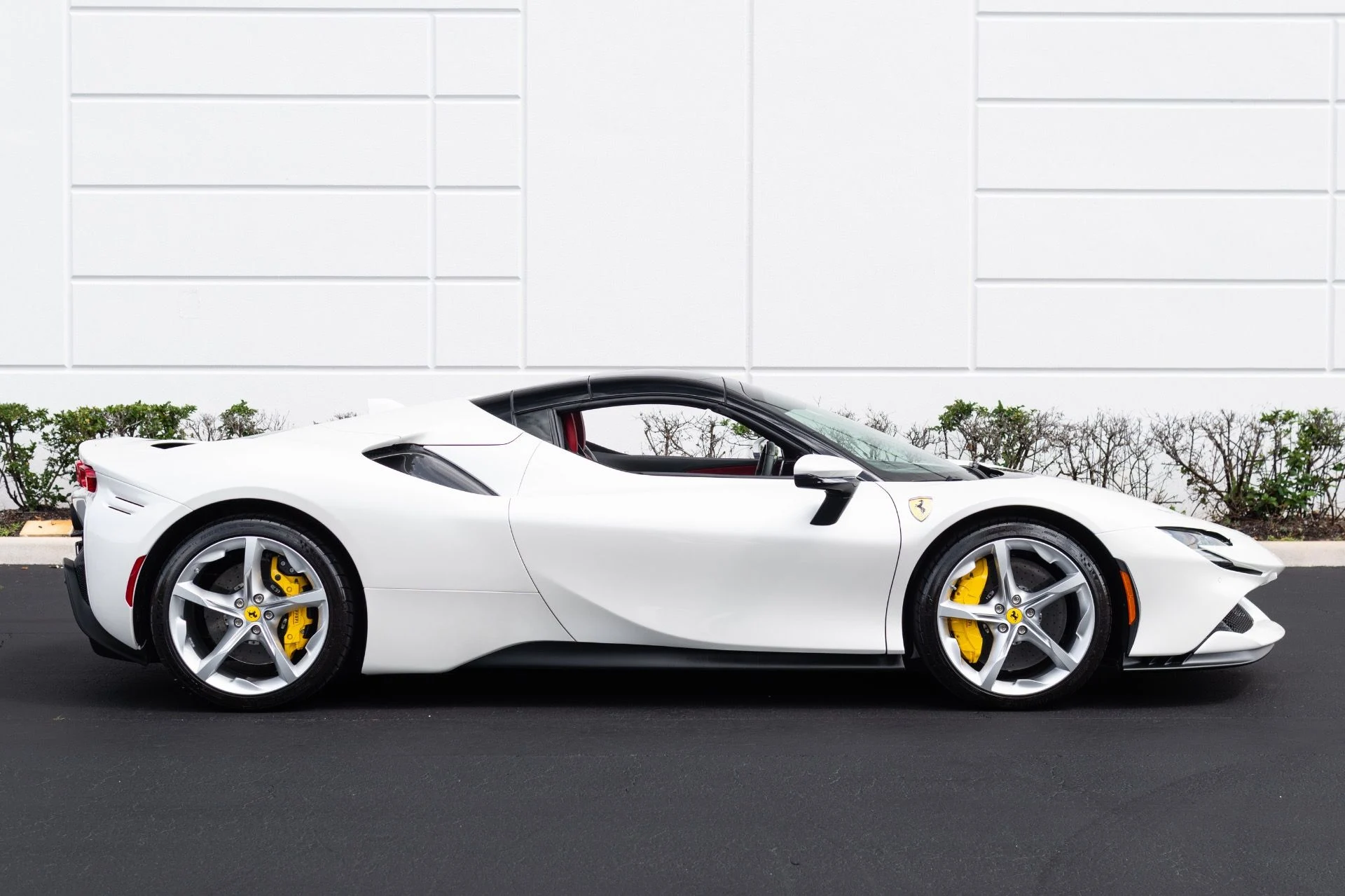 mph013_981827363_Used_2024_Ferrari_SF_90_Spider_1774069199_c0a143d1ec