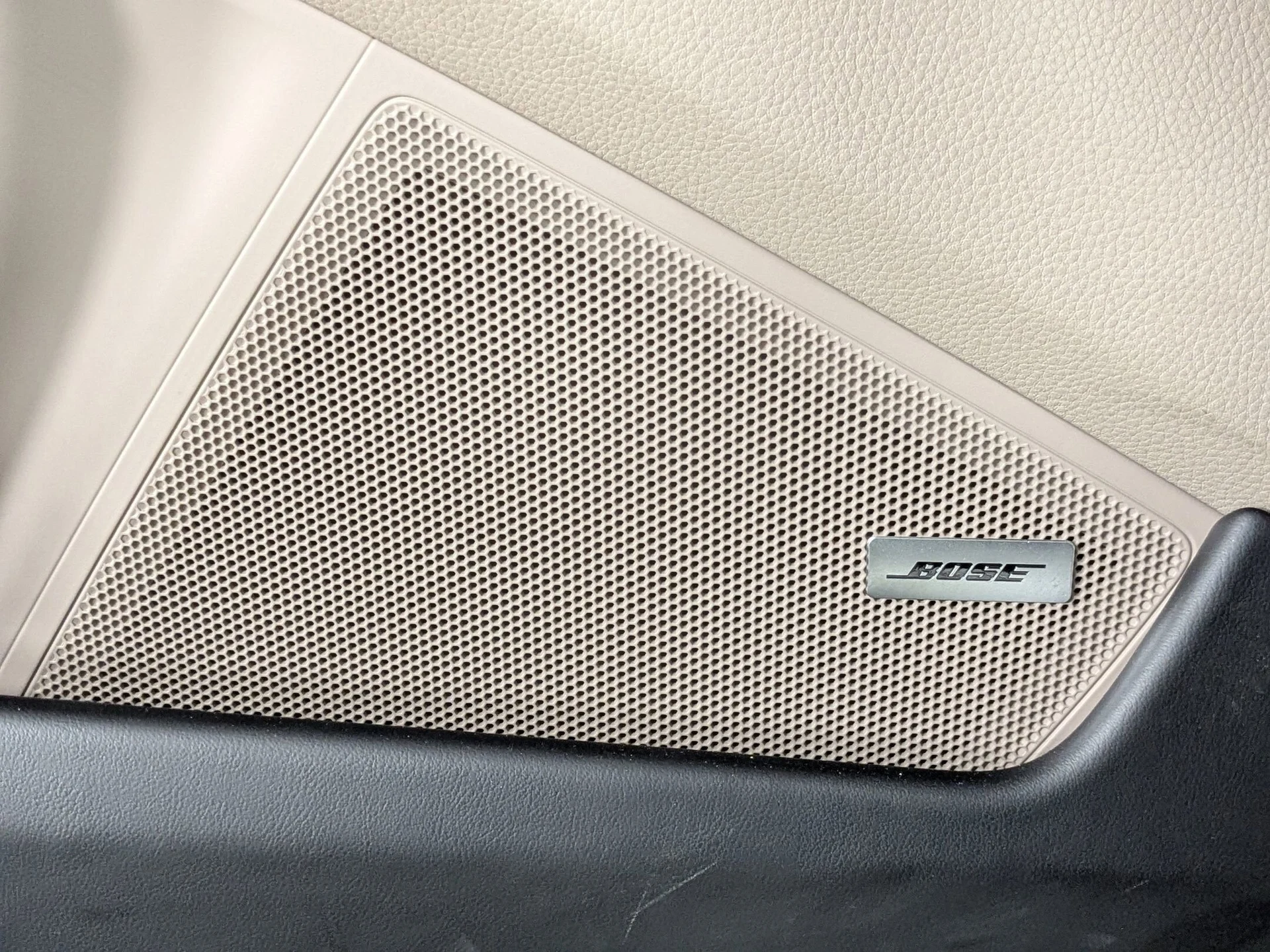 mph013_982002271_c249e70ec0d7c28a3793b9d2a24dbae6x_df97fc5900