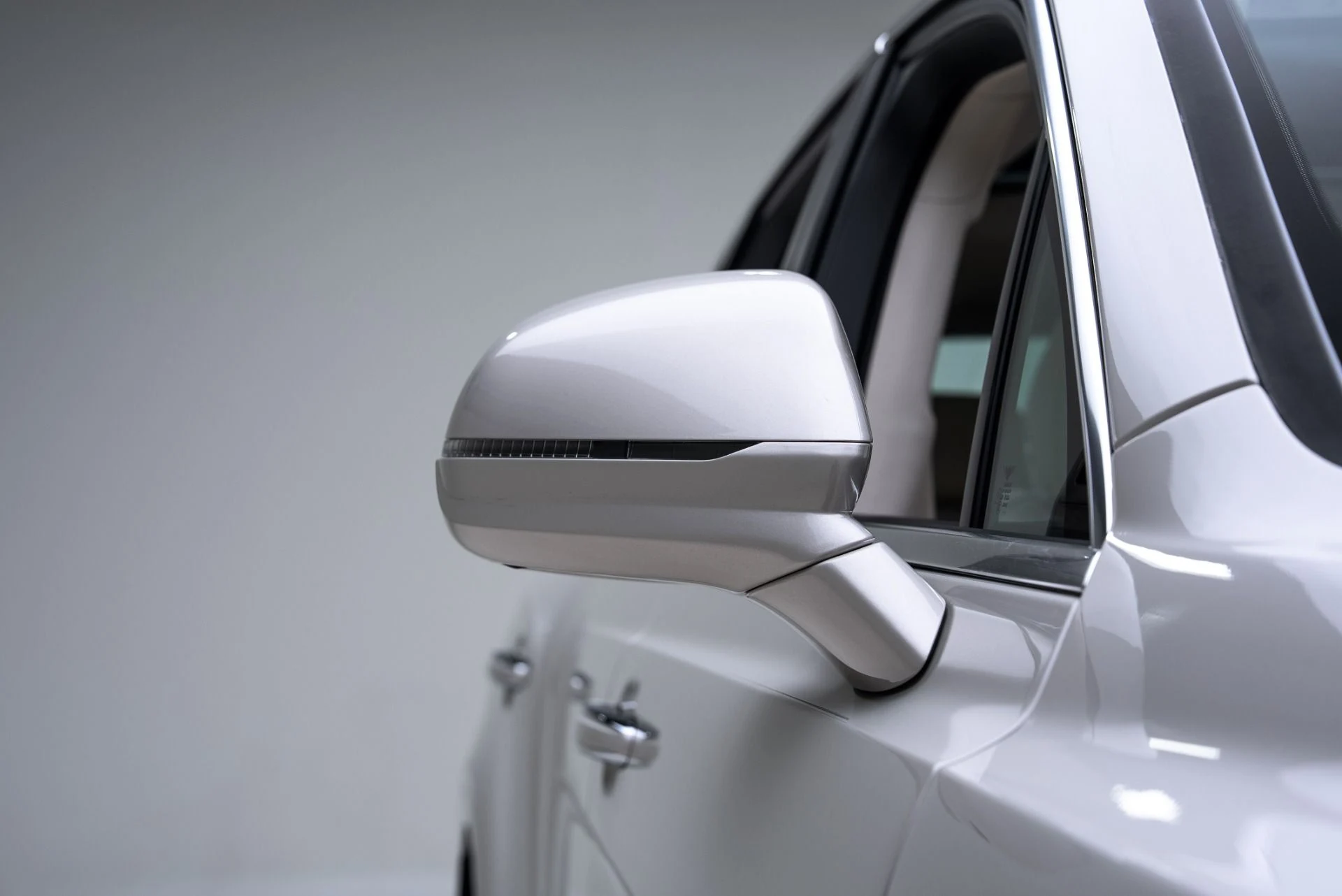 mph013_982621103_Used_2021_Bentley_Bentayga_V8_1774990523_61377c107c