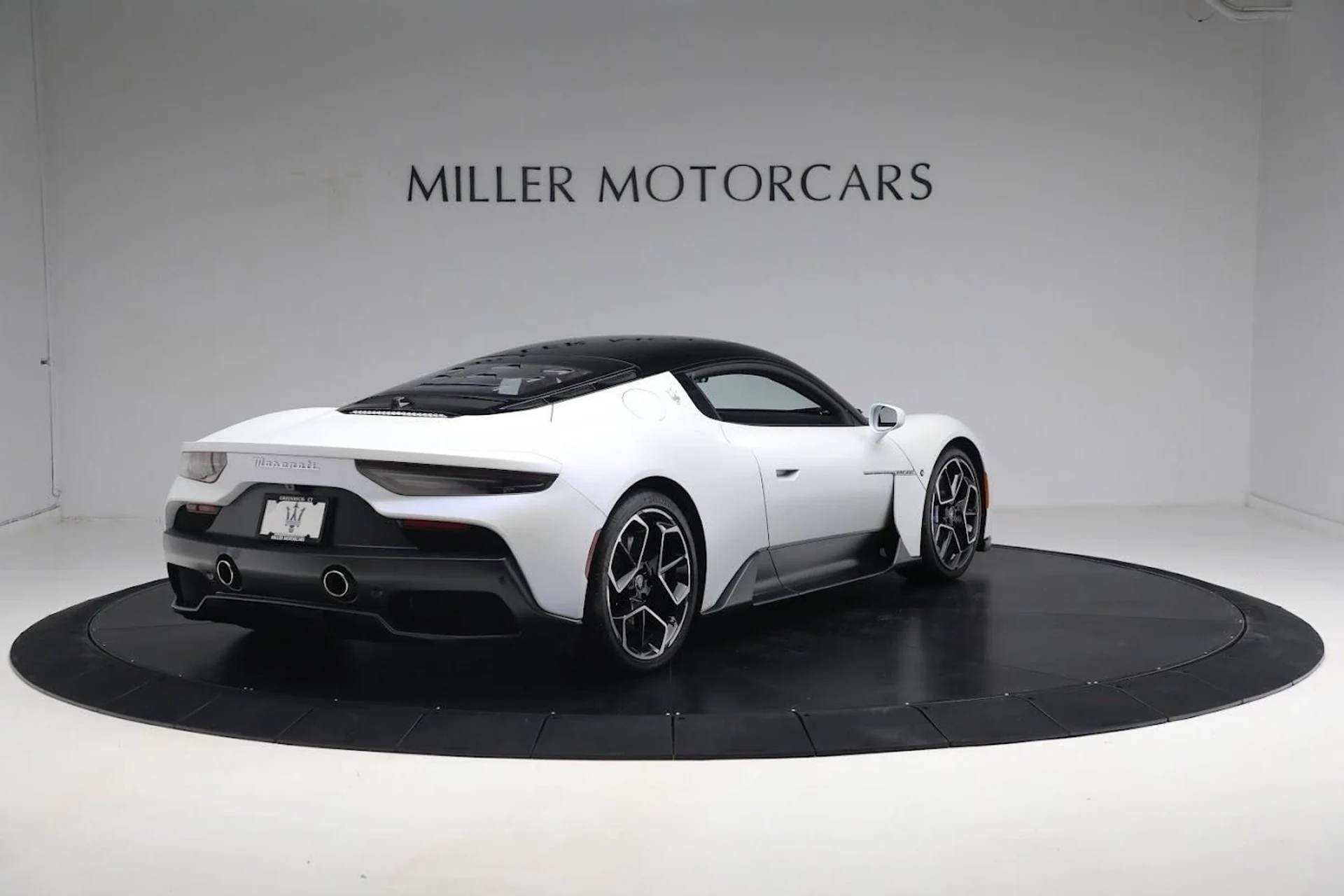 mph013_994679694_Used_2022_Maserati_MC_20_f61fb17900