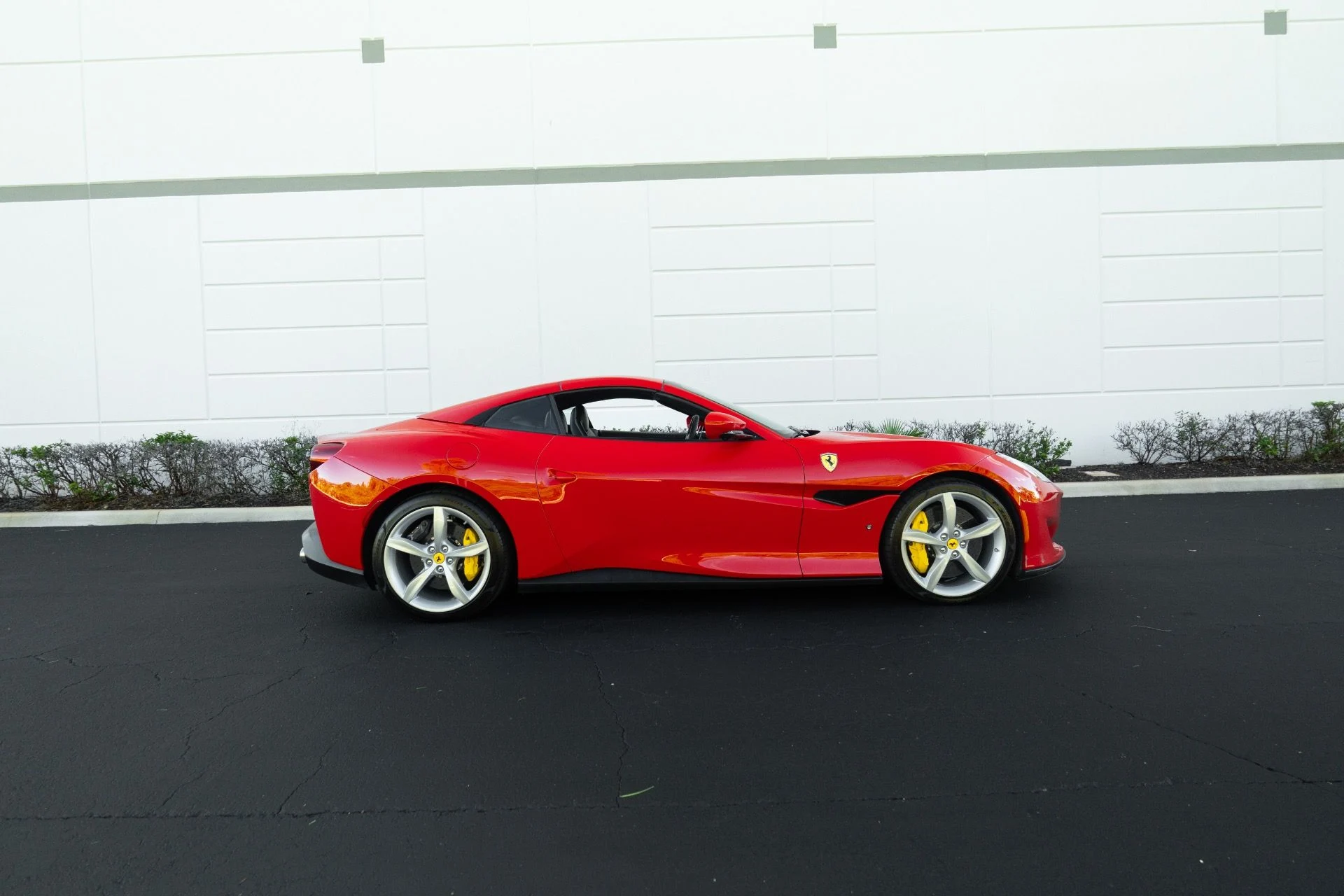 mph014_1006353905_Used_2020_Ferrari_Portofino_1760457229_ed30af2d82