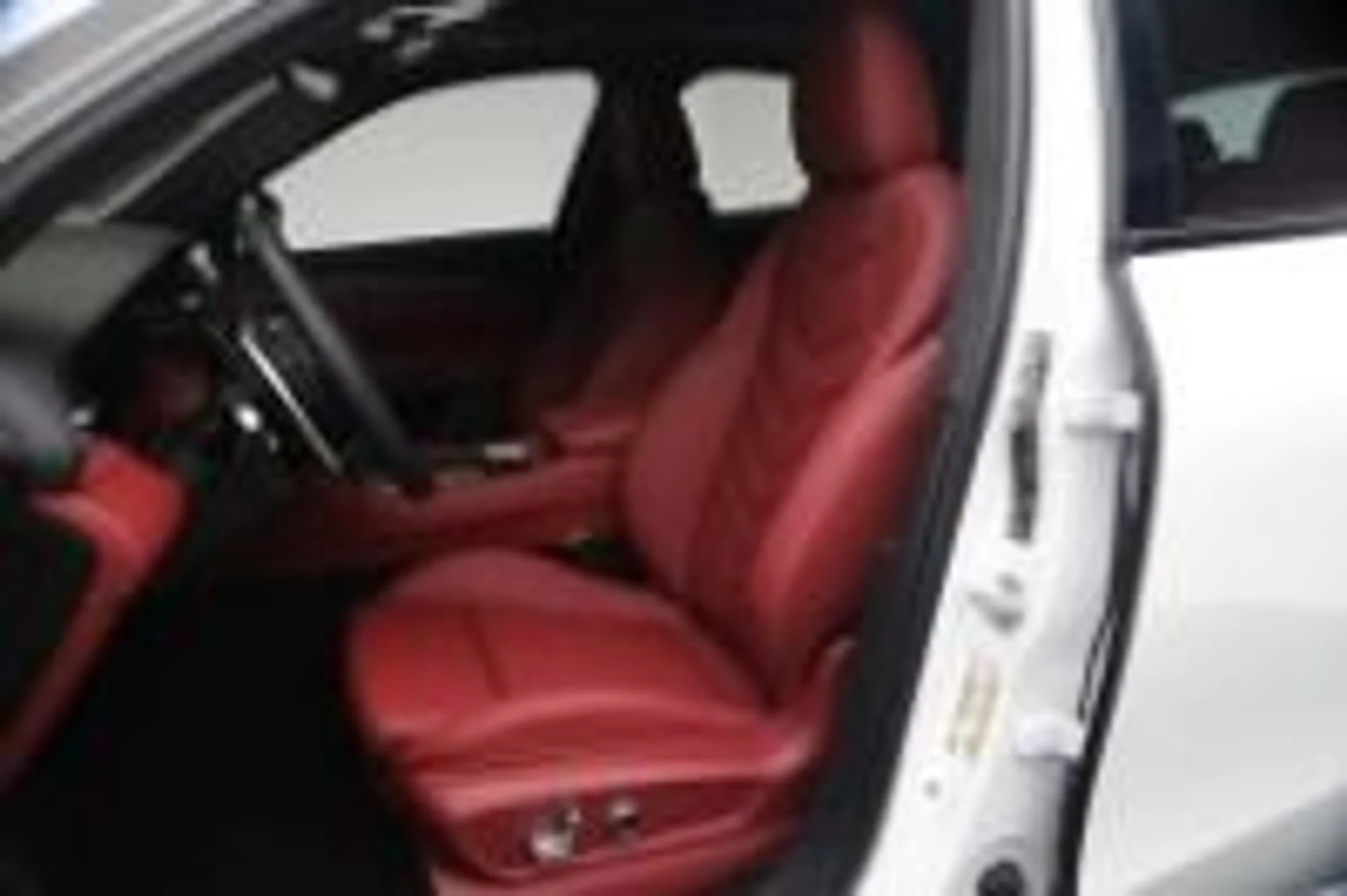 mph014_100712536_New_2026_Maserati_Grecale_Modena_V6_1777494779_e1fd445902