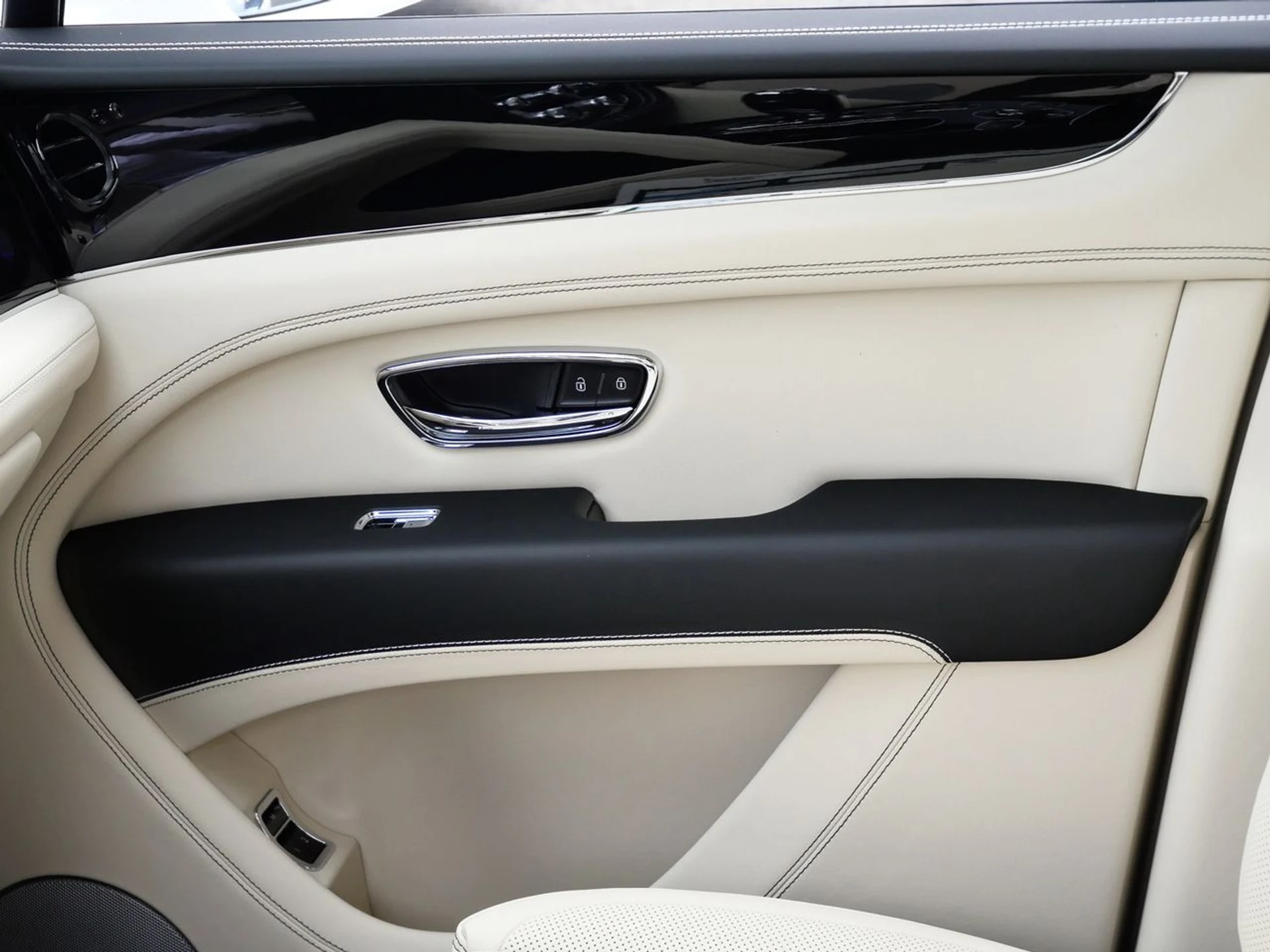 mph014_1008340014_d5b2d04a359c139fdde5a06f908602e8x_28df4076f2