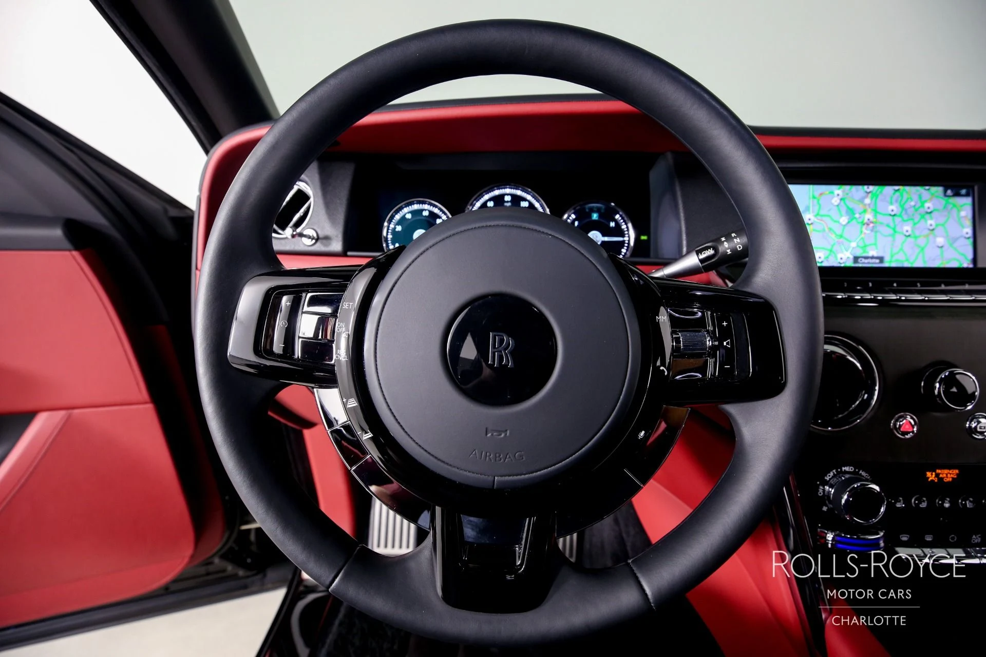 mph014_1008384105_Used_2022_Rolls_Royce_Cullinan_1692834751_4ff02fe230