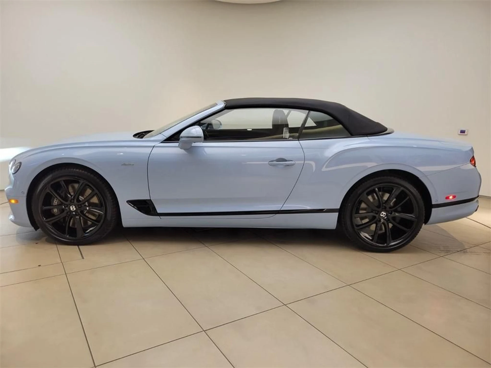 mph014_1011839953_Used_2023_Bentley_Continental_GT_V8_1715721750_1210a6dde0