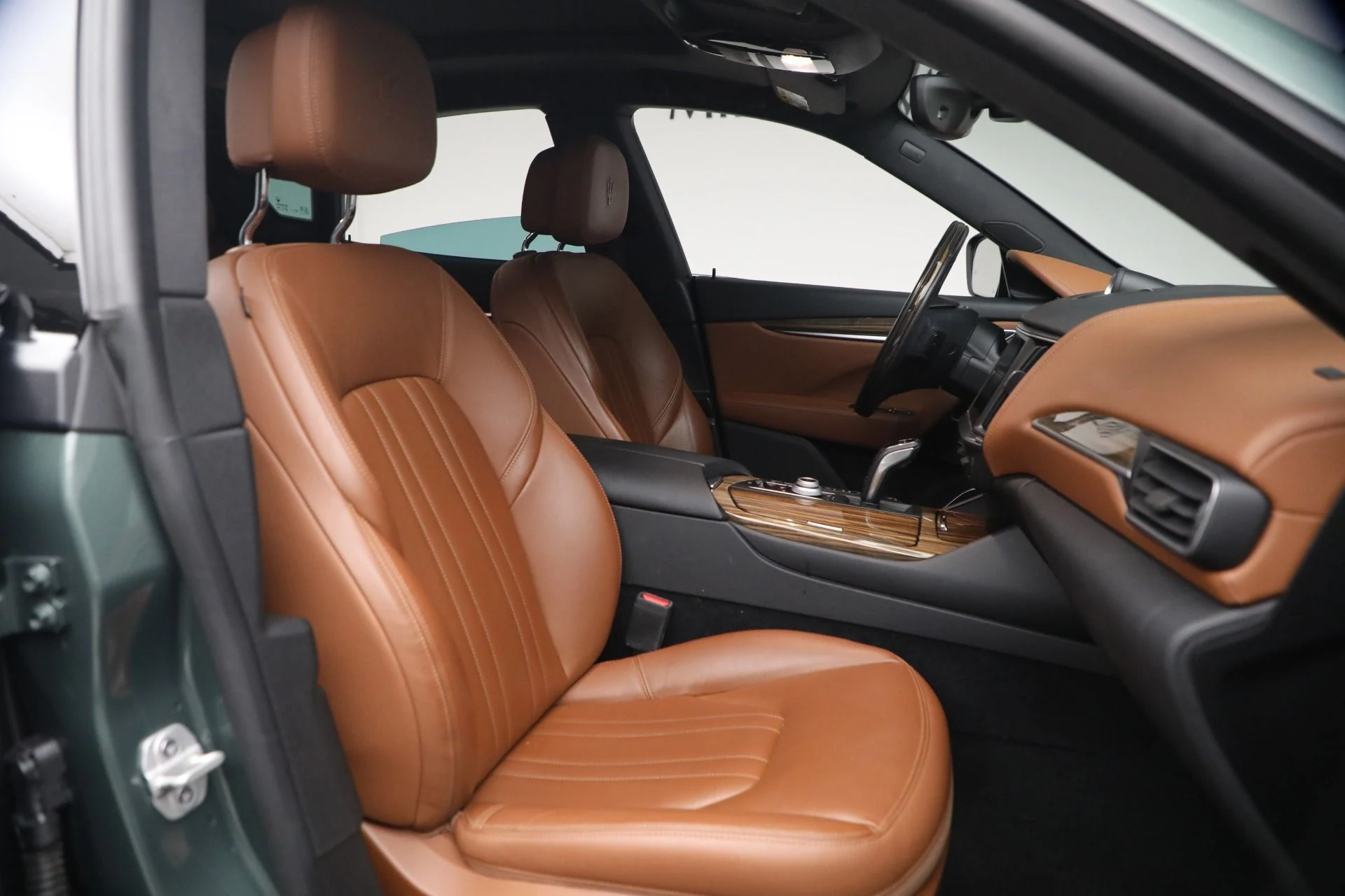 mph014_1019254376_Used_2022_Maserati_Levante_GT_1777580690_7c2500ba3f