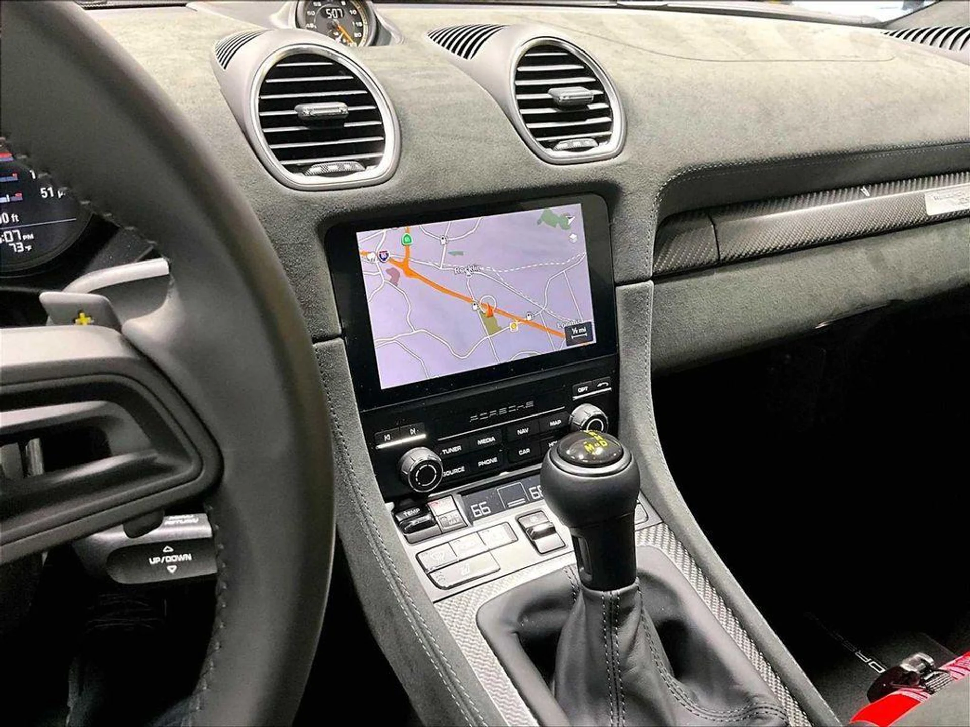 mph014_102053513_q9h5x_GE_7z0w_Tt8_H5bu_Lc74p_M82_M_dd64f1b80b