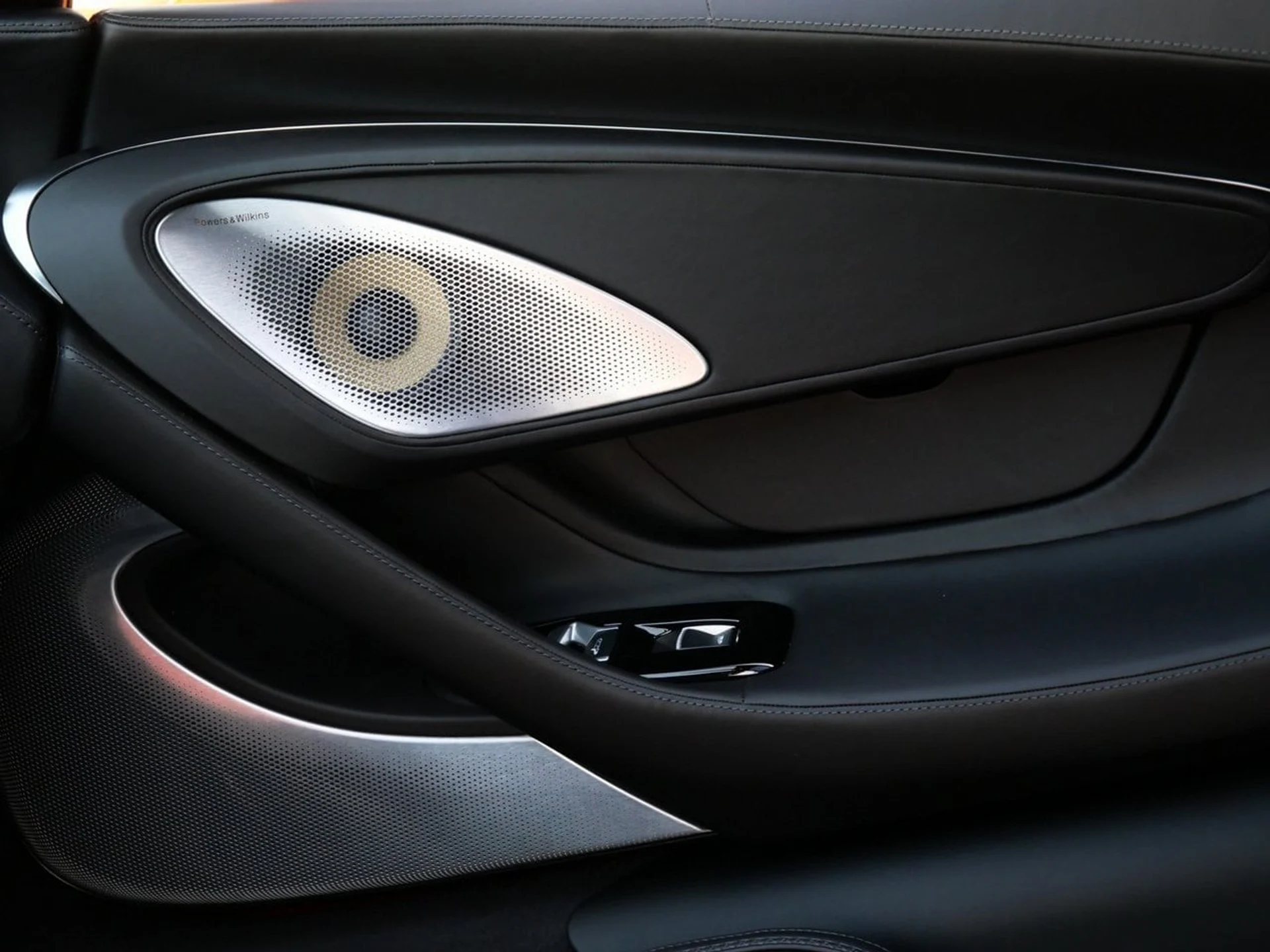 mph014_1026074030_23ebc5de052509661c510cde37346900x_0e0c7a7833