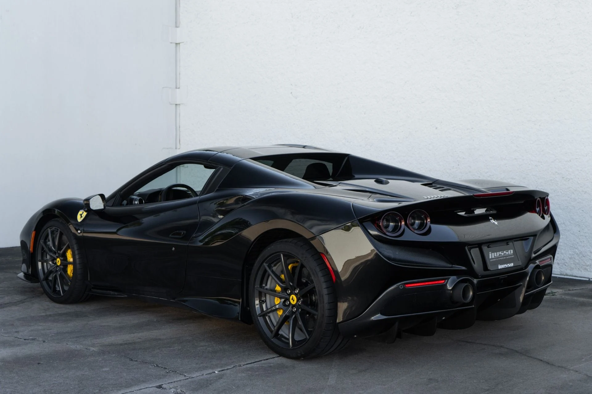mph014_1026961540_Used_2022_Ferrari_F8_Spider_1791584435_91528be59e
