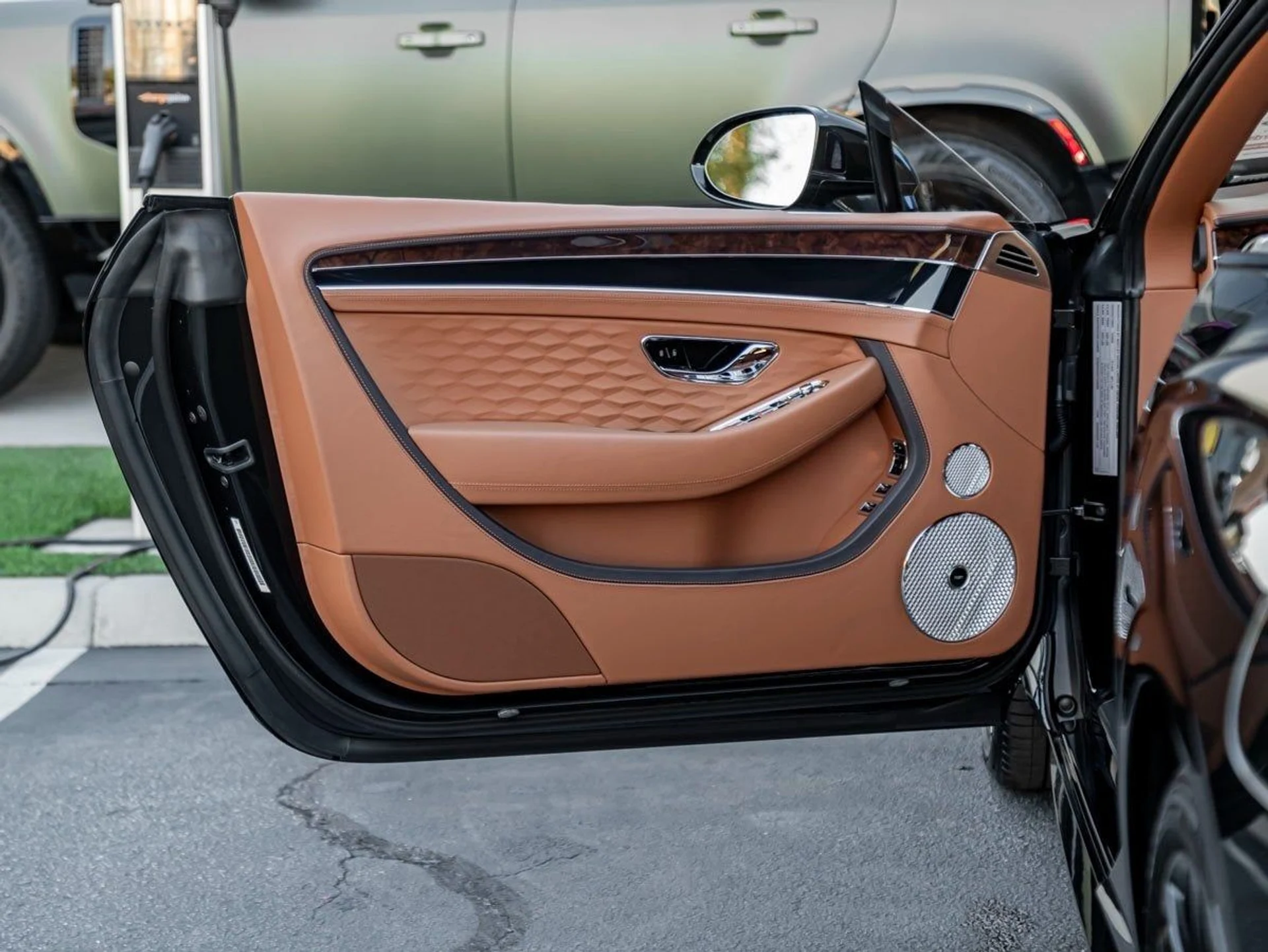 mph014_1028747189_15_8209f65d19