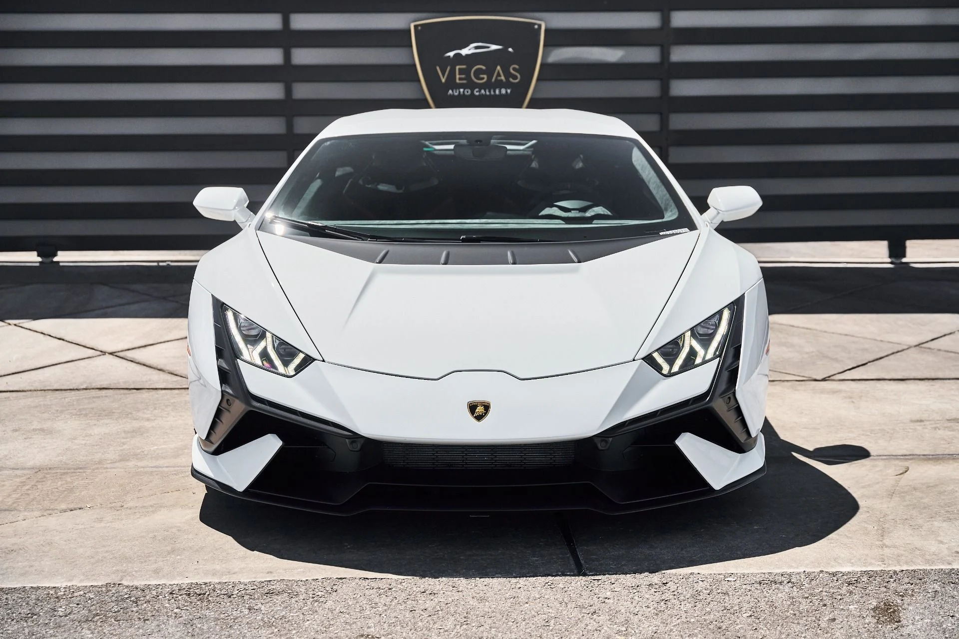 mph014_1044177292_Used_2023_Lamborghini_Huracan_1778117594_26b289462a