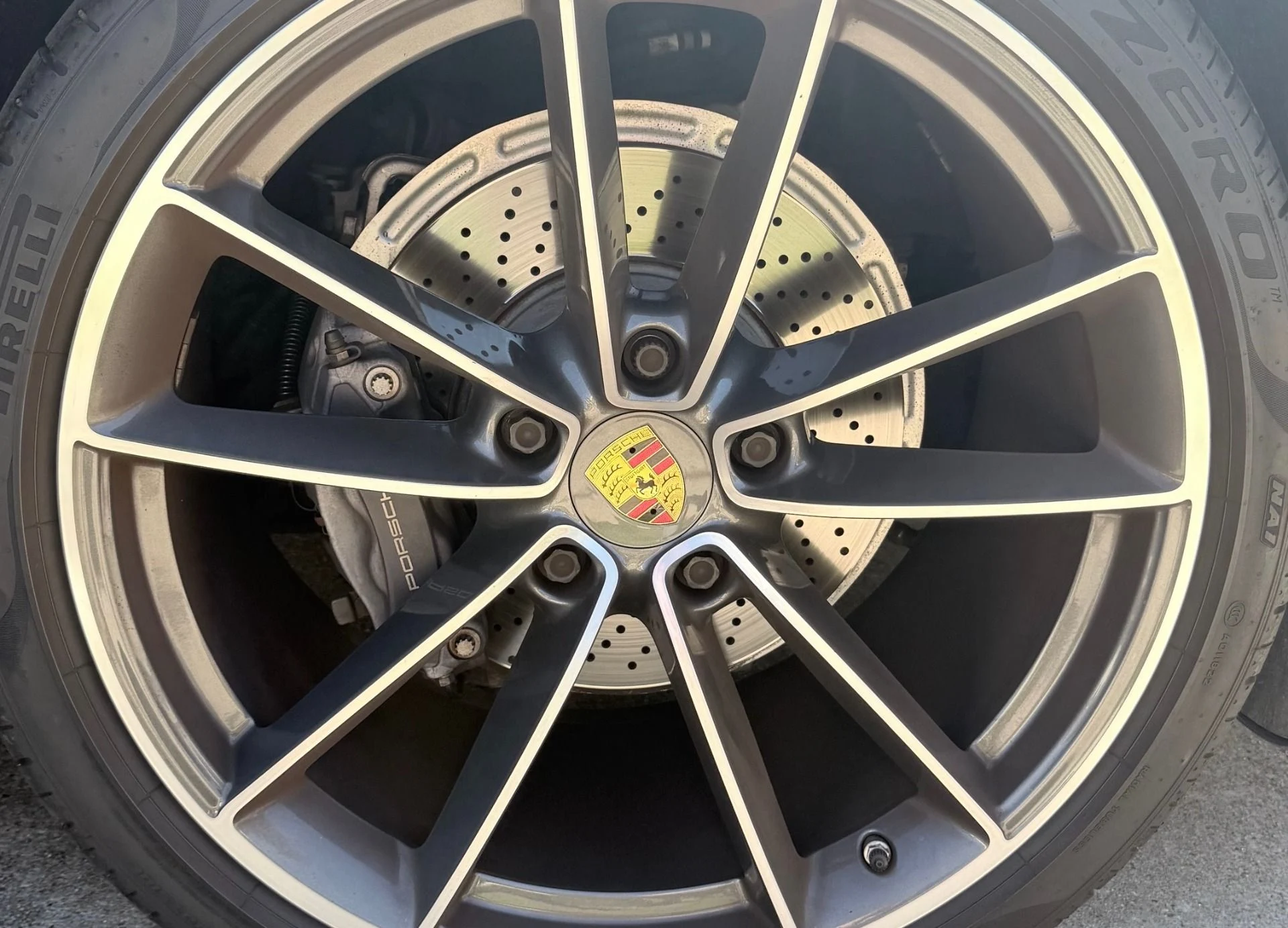 mph014_1048050868_Used_2021_Porsche_911_Carrera_1763073600_edb459eb97