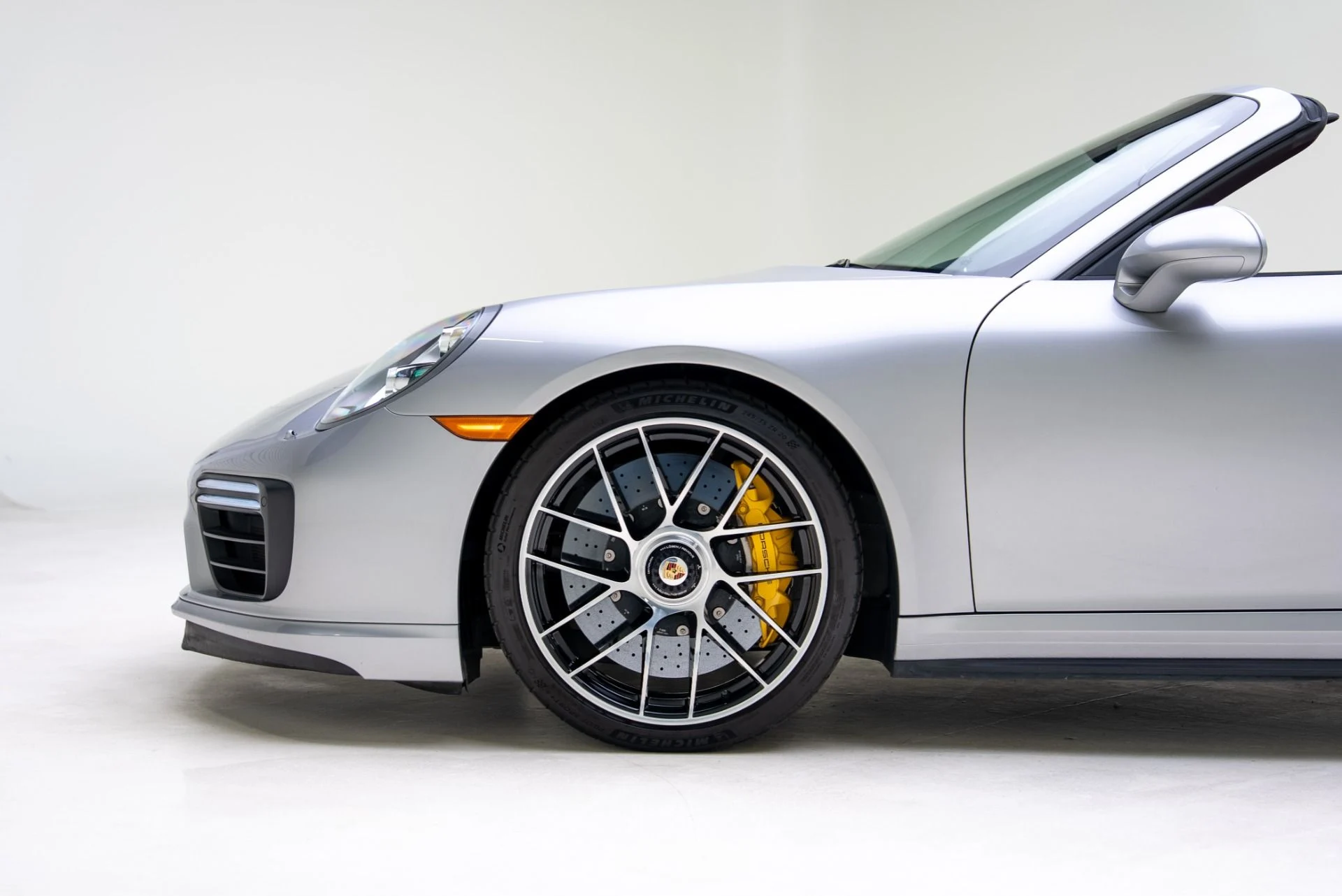 mph014_105428127_Used_2018_Porsche_911_Turbo_S_1769029746_8ca97751ef