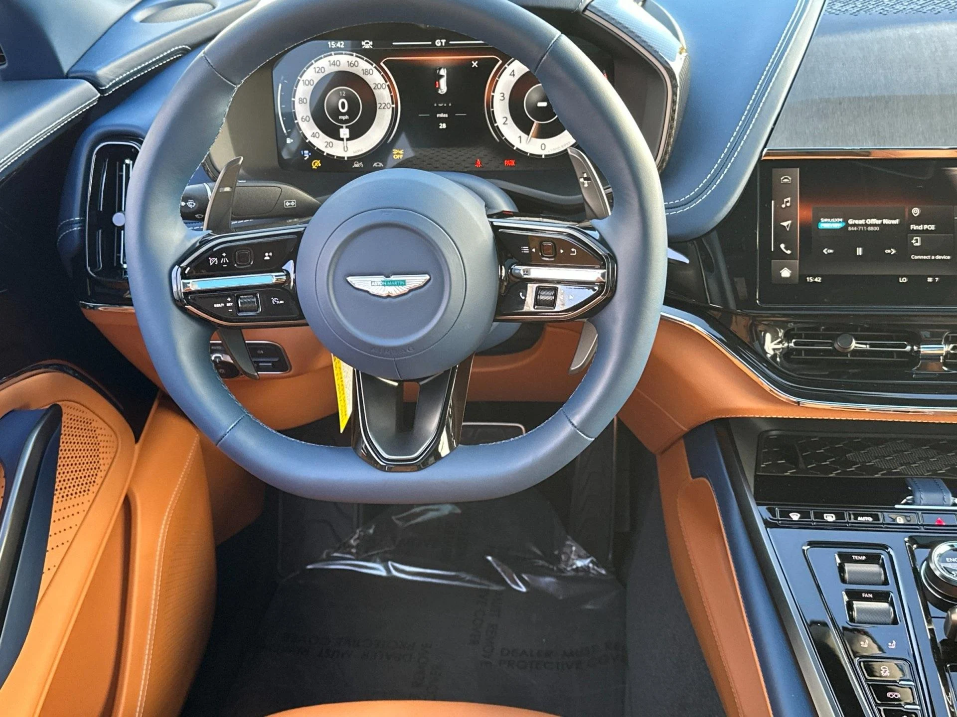 mph014_1055495191_New_2025_Aston_Martin_DBX_707_1761314799_eab43fa3ea