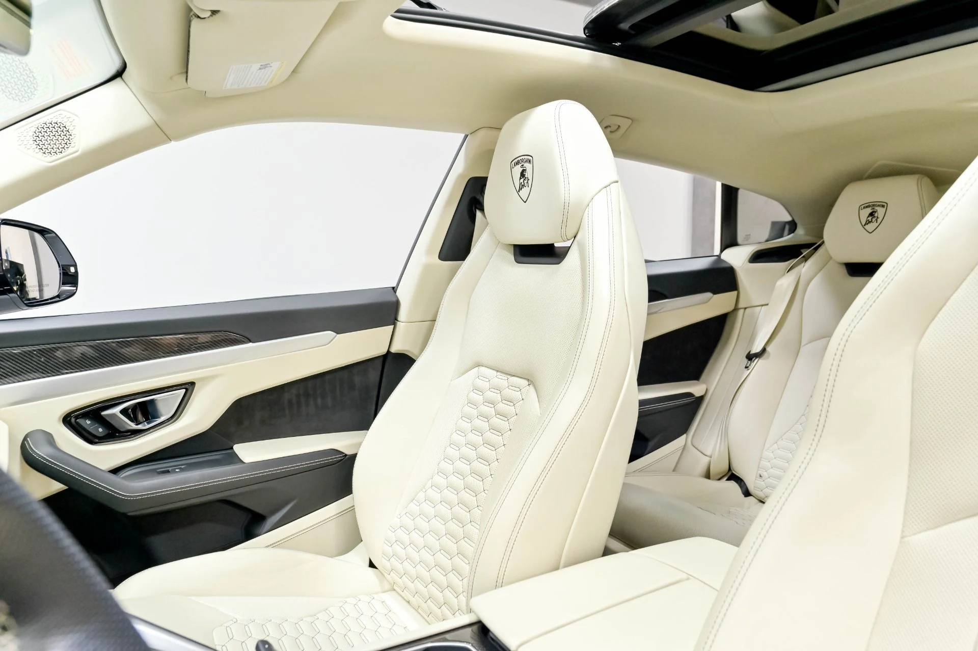 mph014_1060748106_Used_2020_Lamborghini_Urus_1778528583_d7fbbeb94f