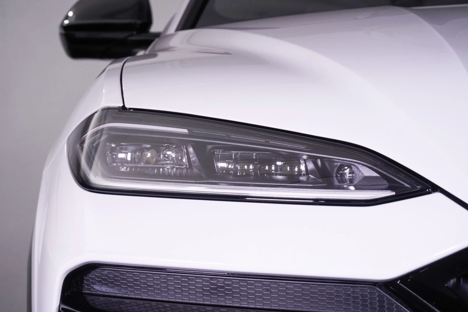 mph014_1066191620_New_2025_Lamborghini_Urus_SE_1760546686_2180c47c54